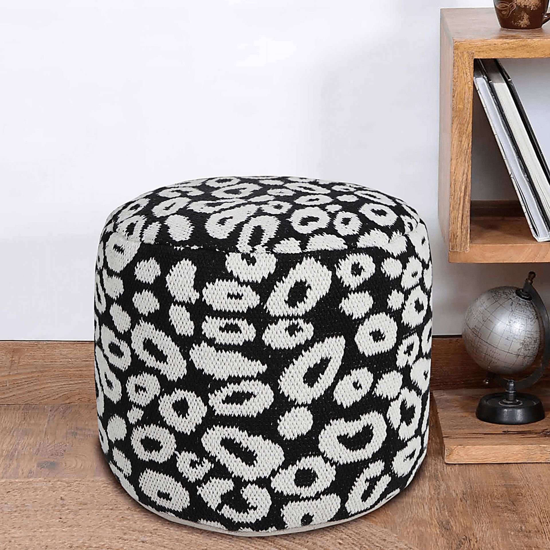 Mocant Black Pouf - Image 2