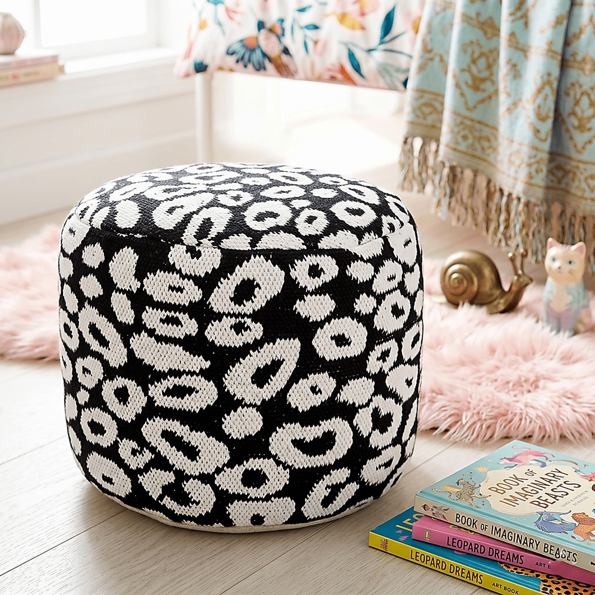 Mocant Black Pouf - Image 9