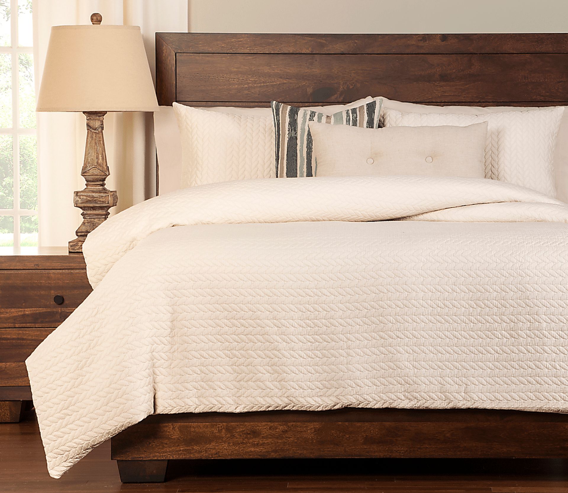 Mohill Shore White 6 Pc King Duvet Set - Image 1