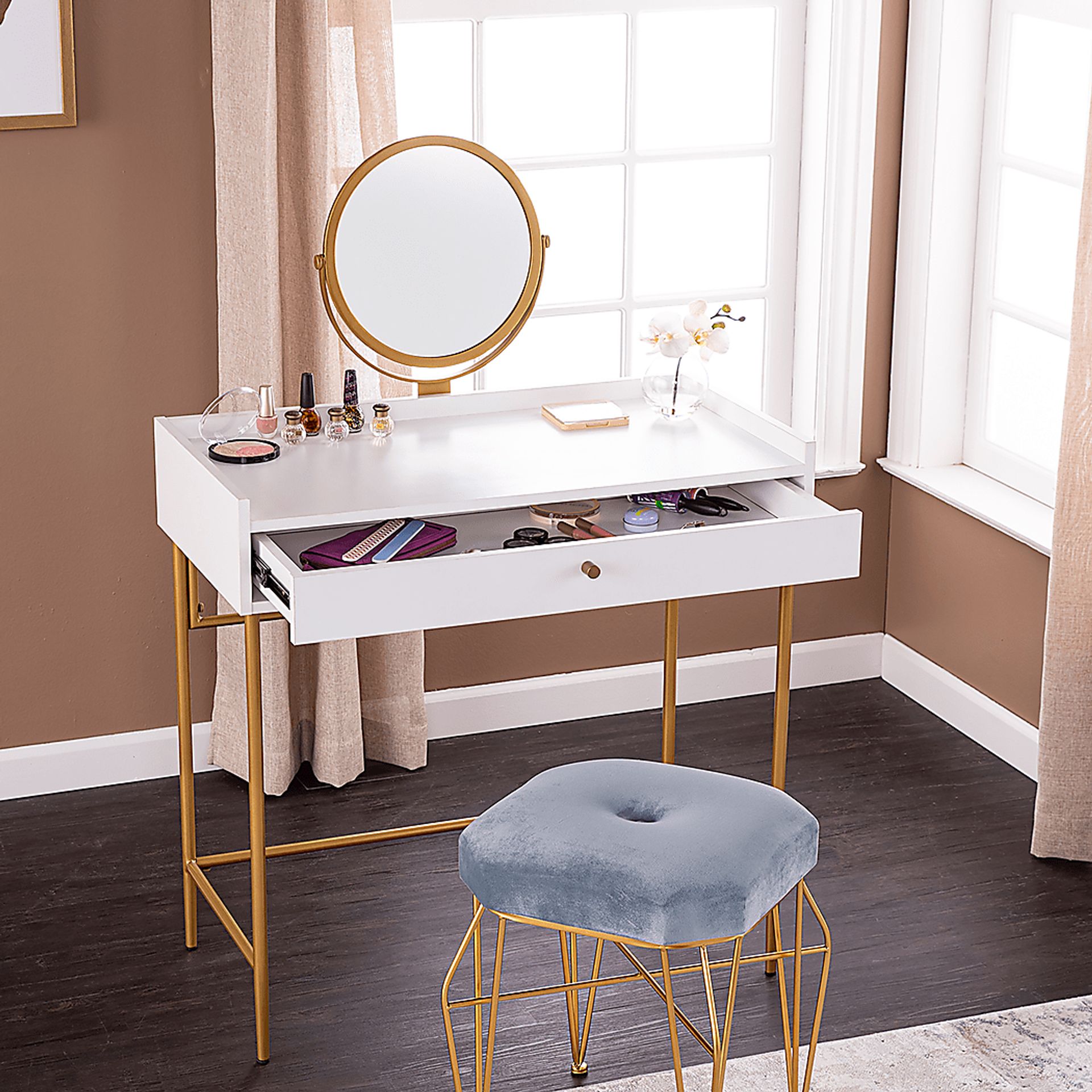 Mondamin White Vanity - Image 8