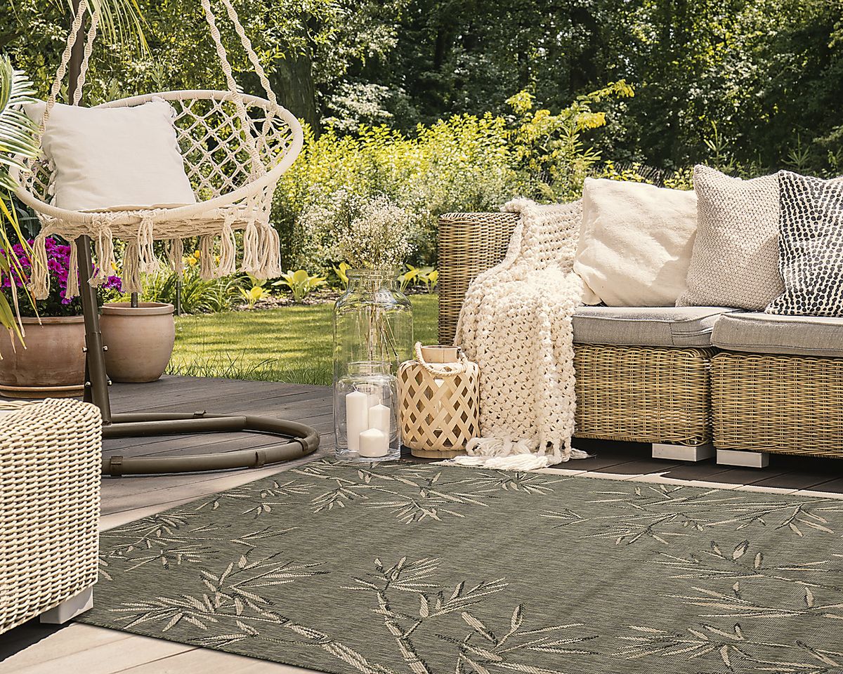 Montdover Green Outdoor Rugs | Rooms to Go