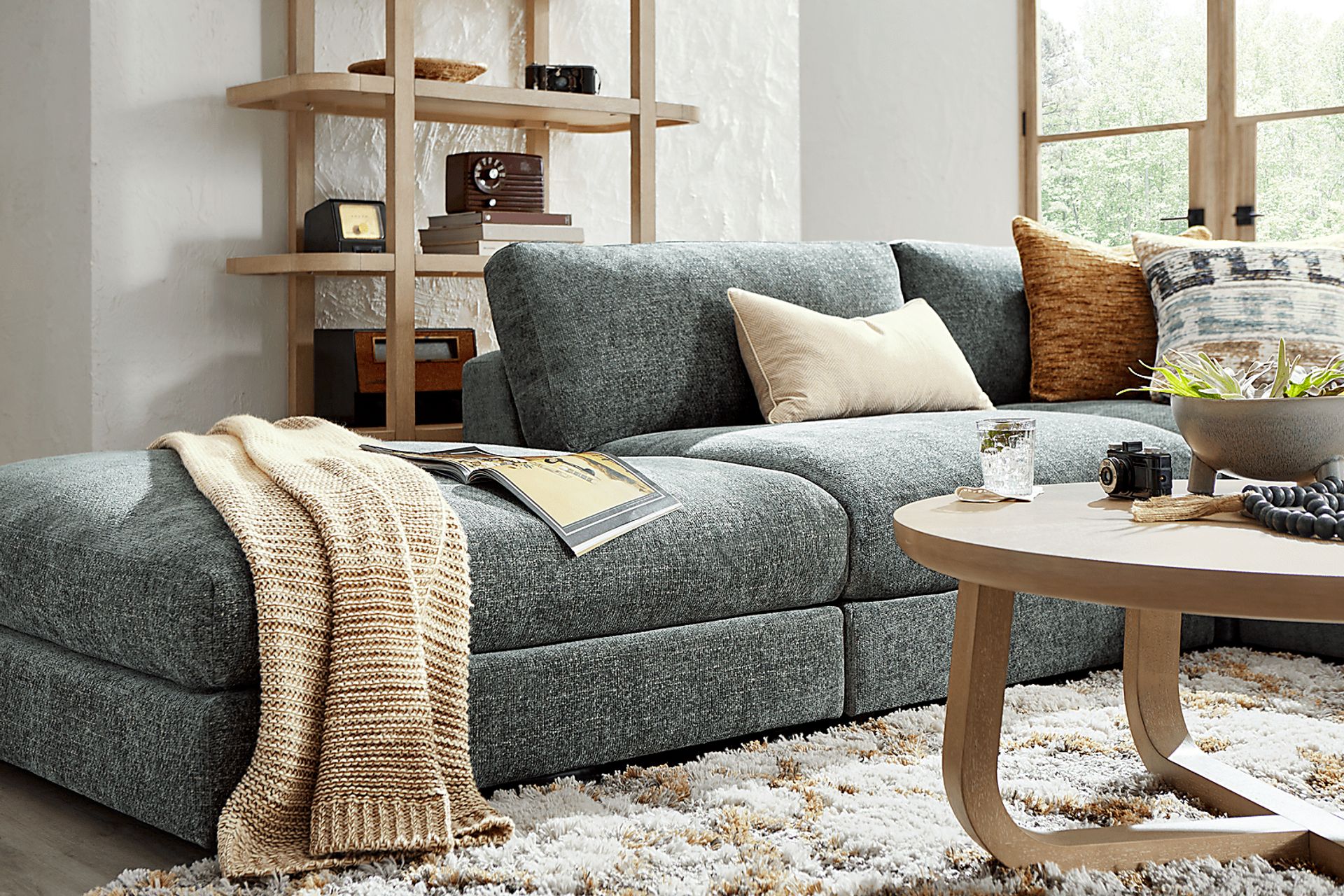 Montecito Charcoal 4 Pc Sectional - Image 9