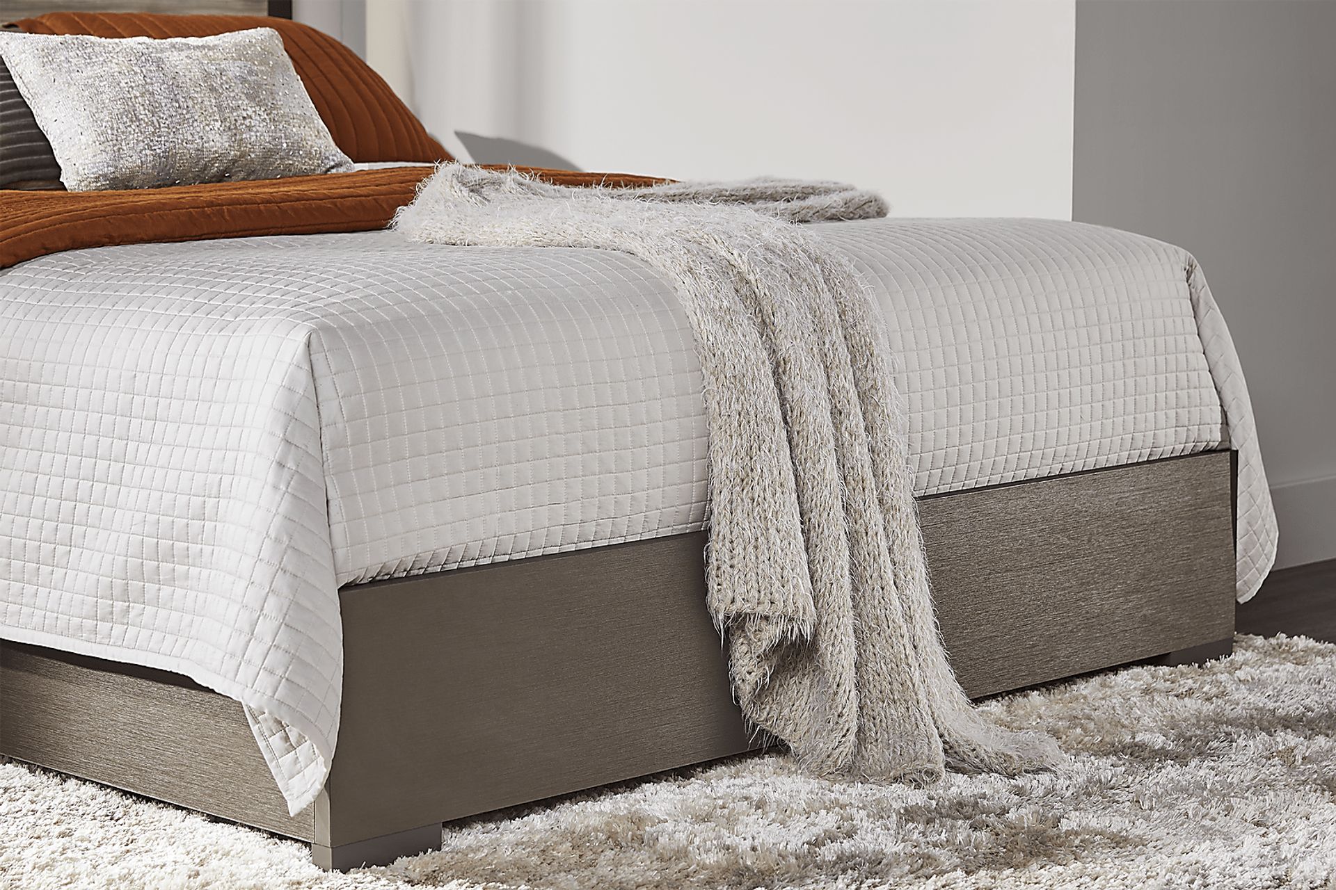 Monterosso Tan 5 Pc King Panel Bedroom - Image 5