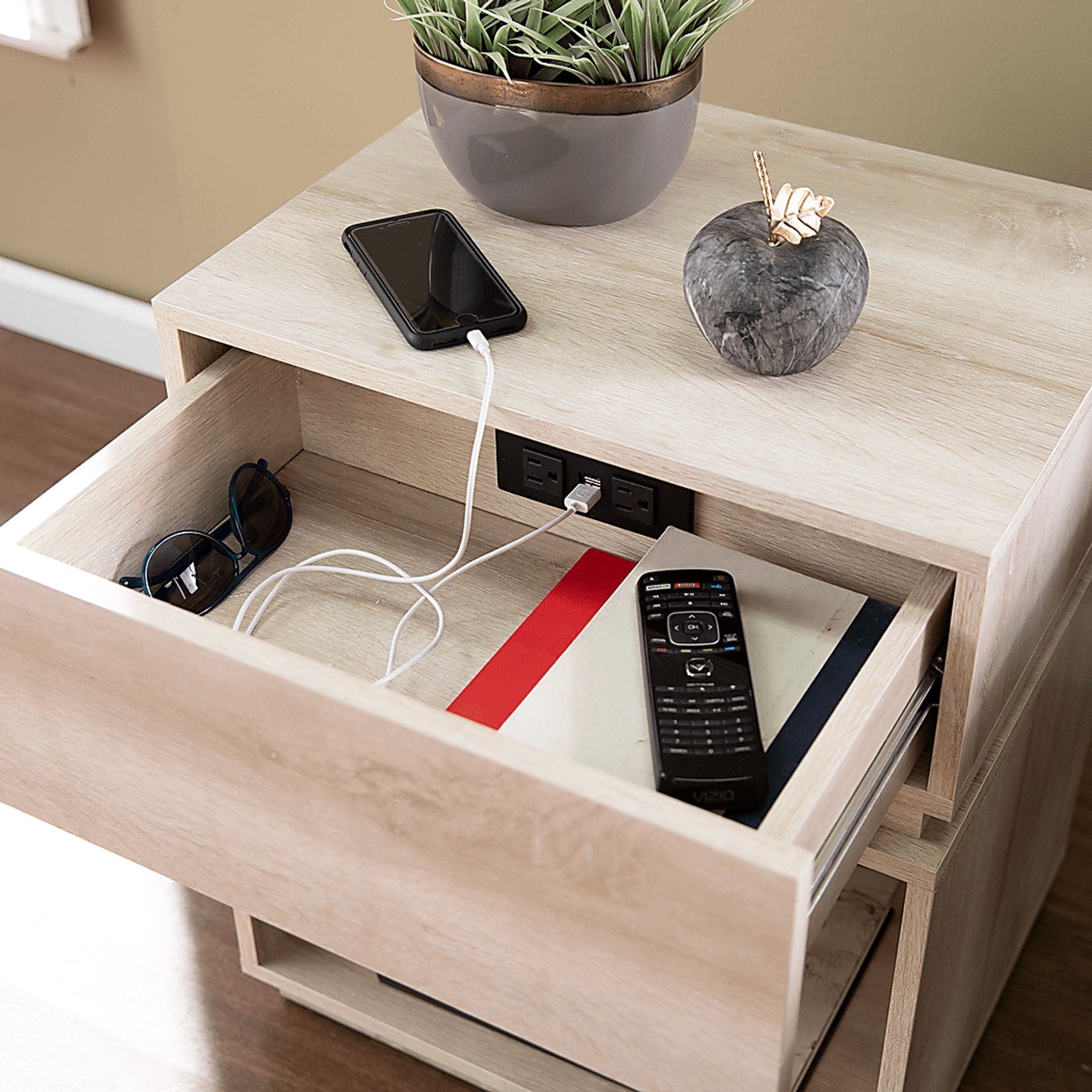 Monterry White Side Table - Image 4