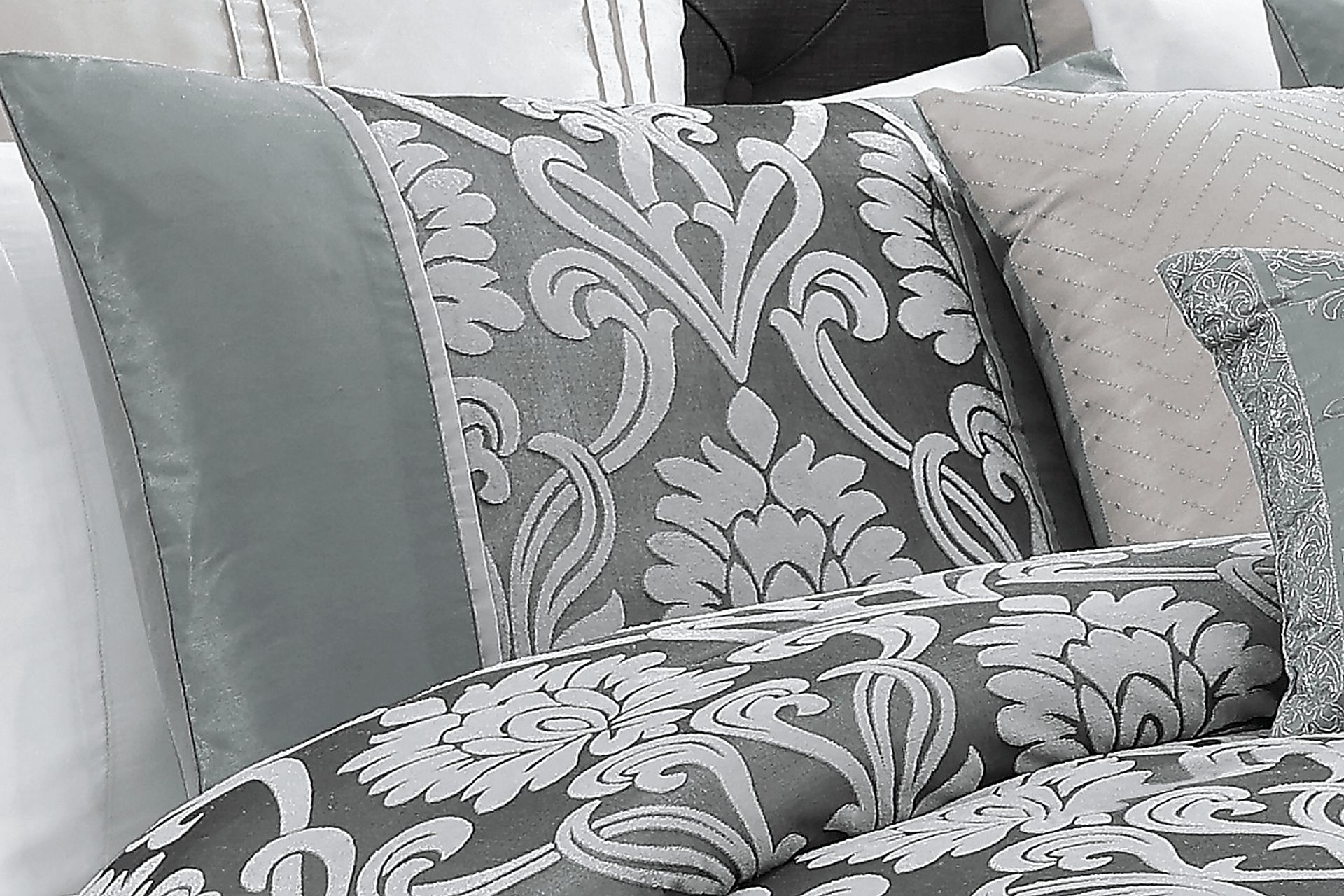 Montmood Gray 9 Pc Queen Comforter Set - Image 4