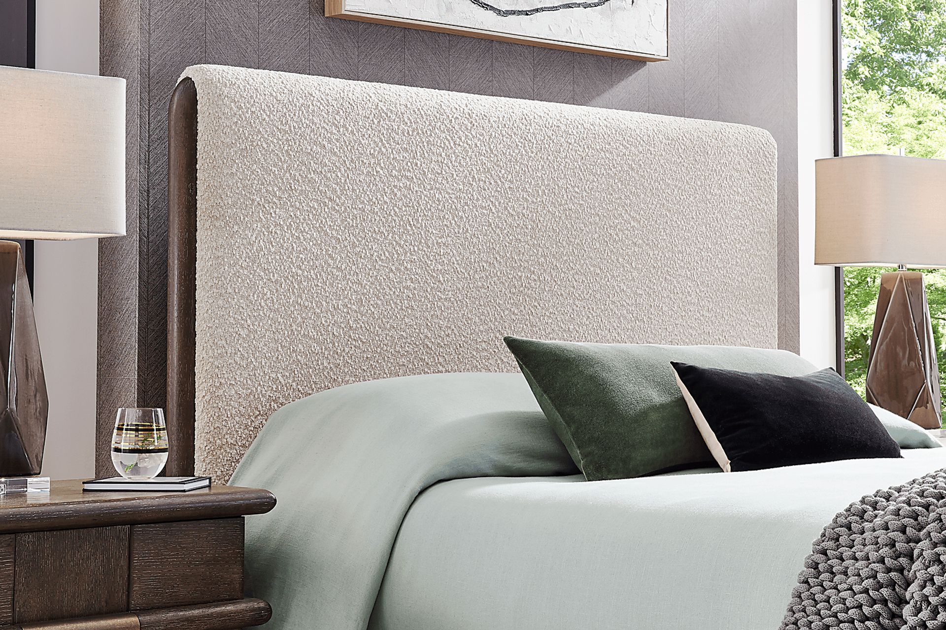 Moreno Brown 5 Pc Queen Upholstered Bedroom - Image 3