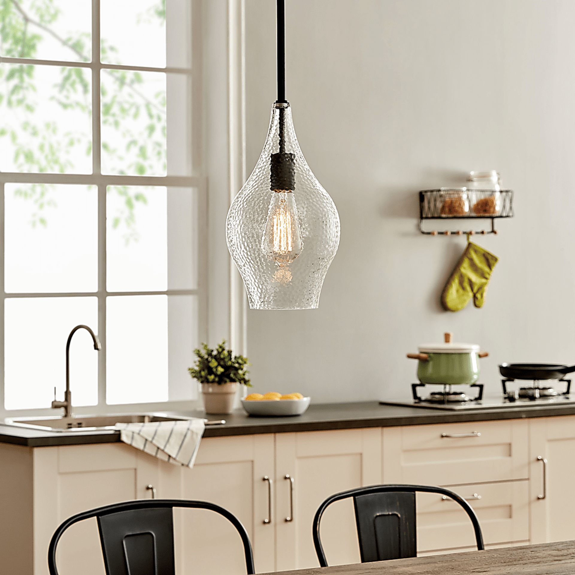 Mossera Cove Black Pendant - Image 3