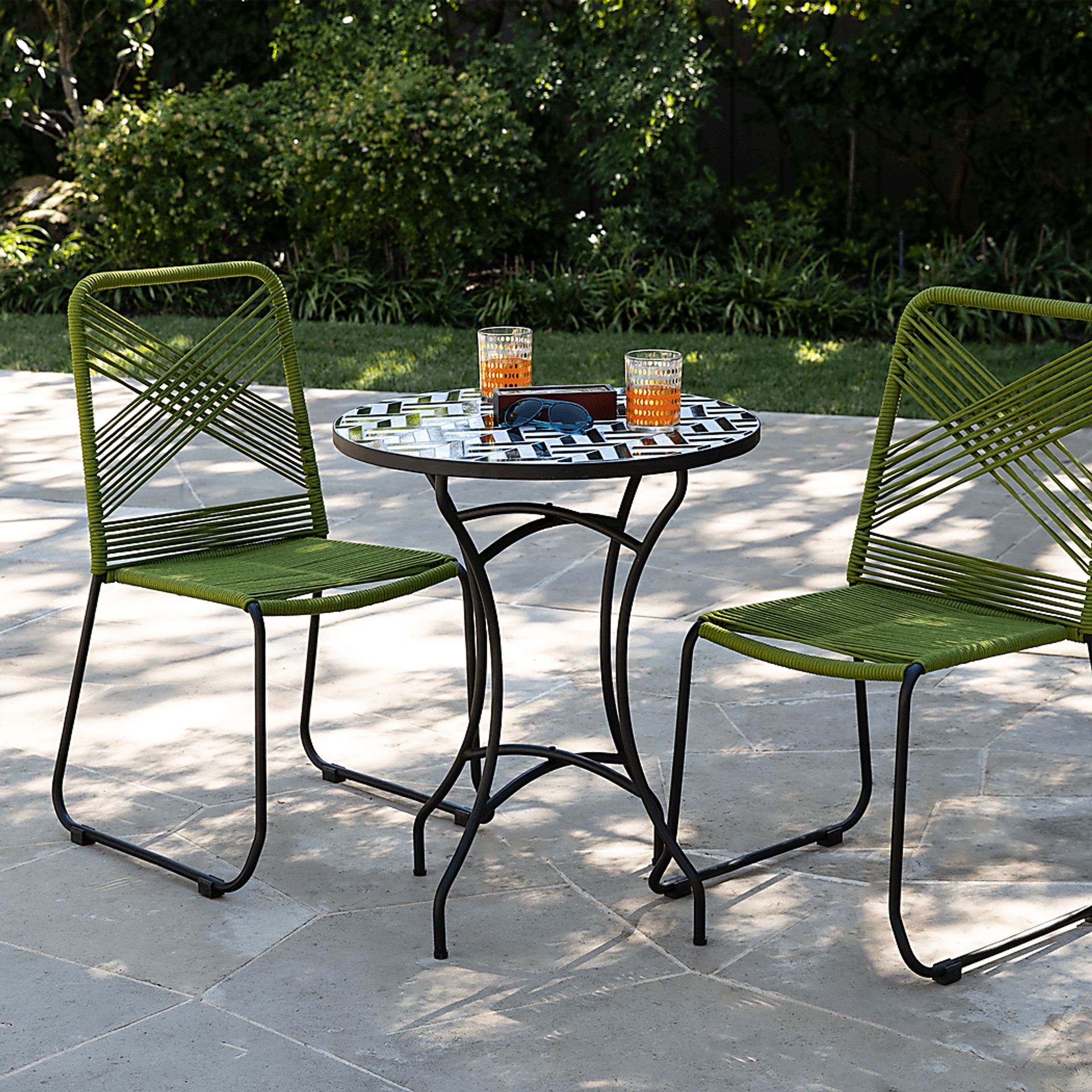Motsie Black Outdoor End Table - Image 4