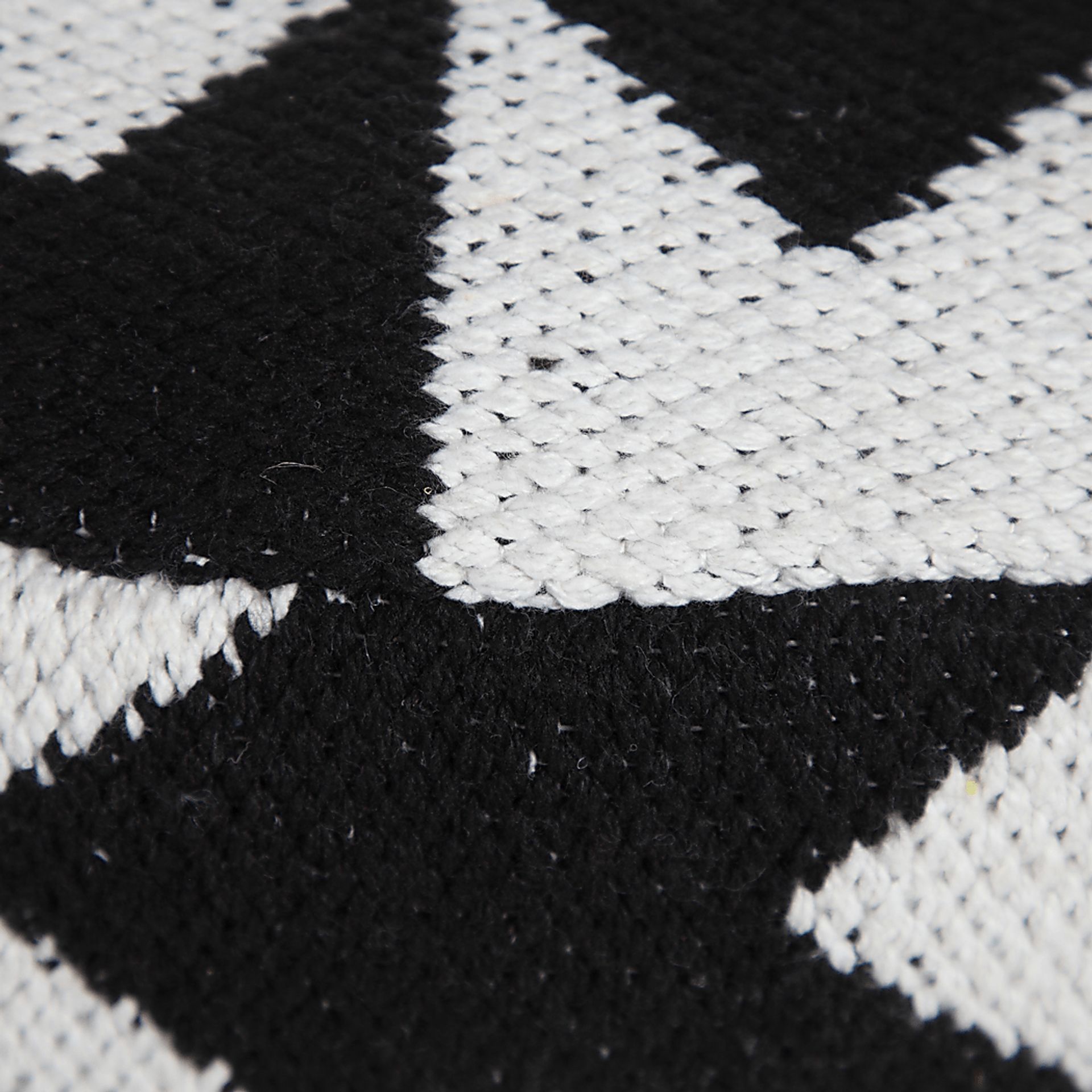 Motyn Black Pouf - Image 7