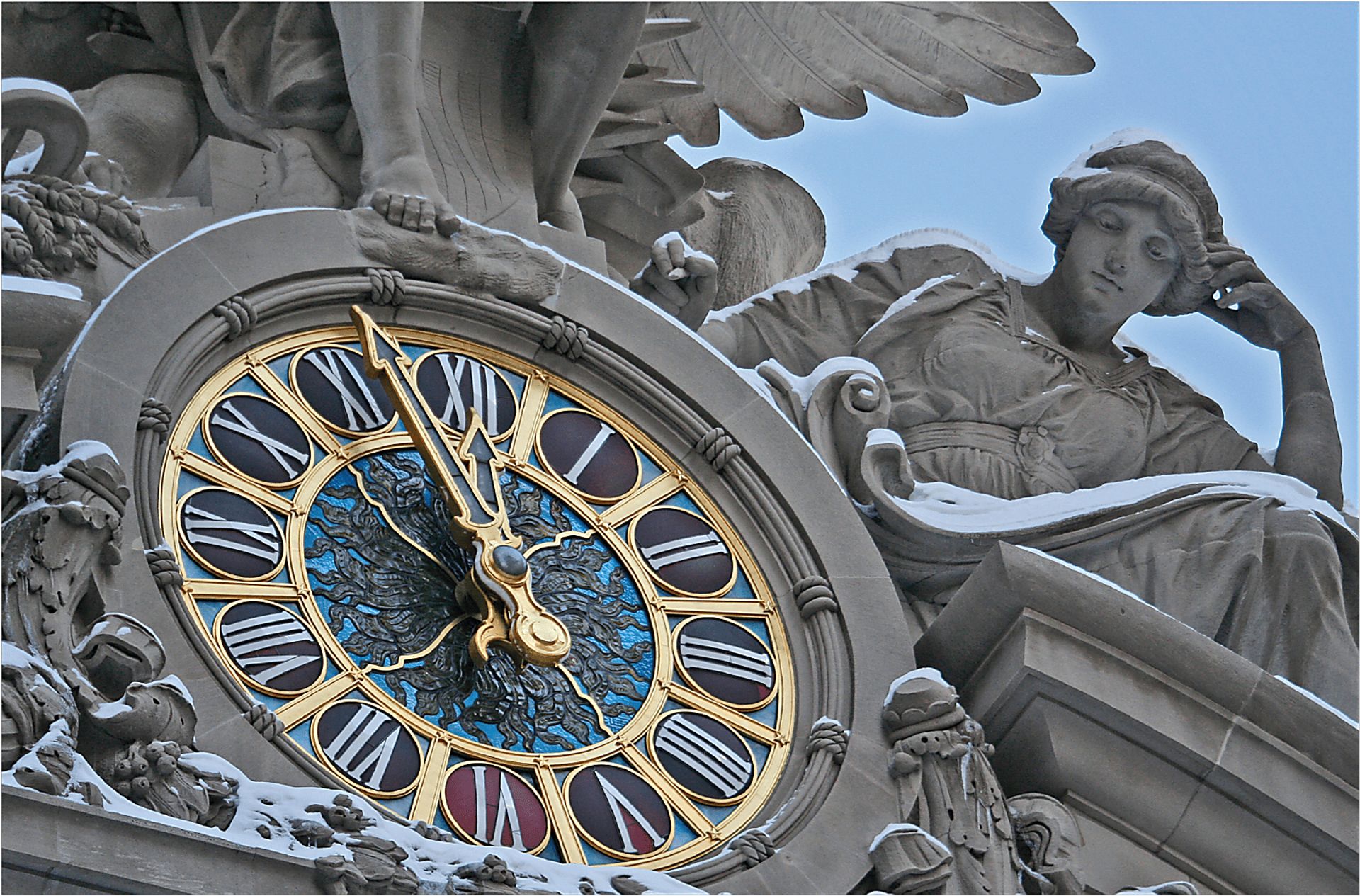 MTA Grand Central Clock Gray Canvas Artwork - Image 1