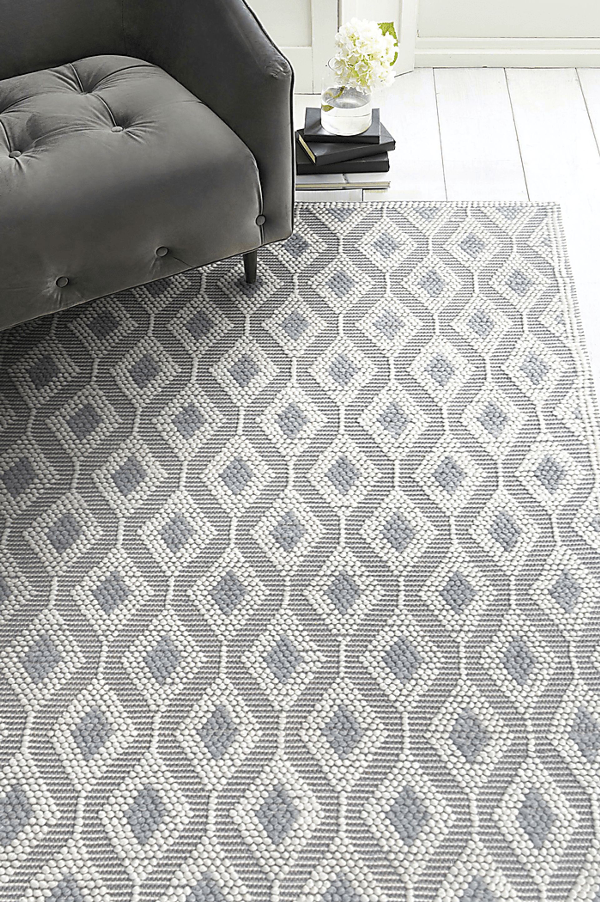 Mulsby Ivory 5' x 7' Rug - Image 2