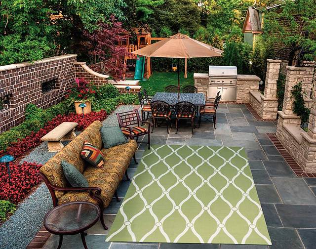 Nabella Green 8' x 11' Indoor/Outdoor Rug - Thumbnail - Image 4