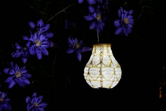 Namiko Pearl Outdoor Solar Lantern - Thumbnail - Image 3