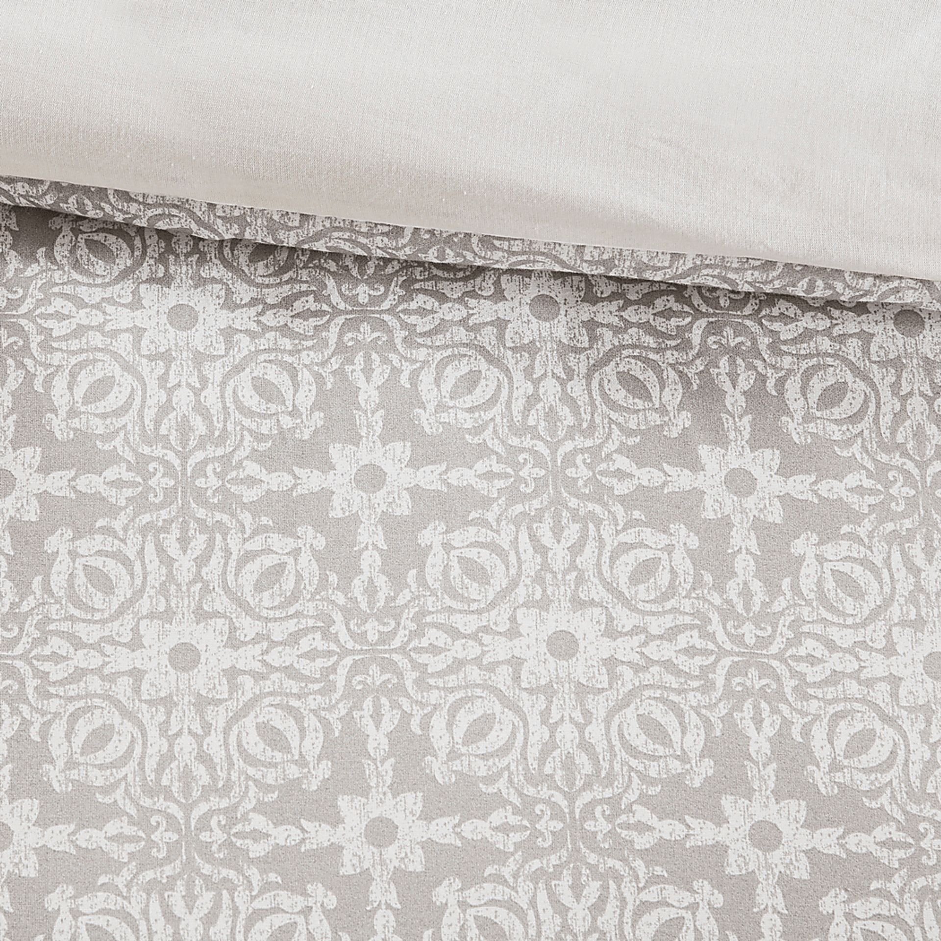 Nasworthy Ivory 6 Pc Full/Queen Comforter Set - Image 11