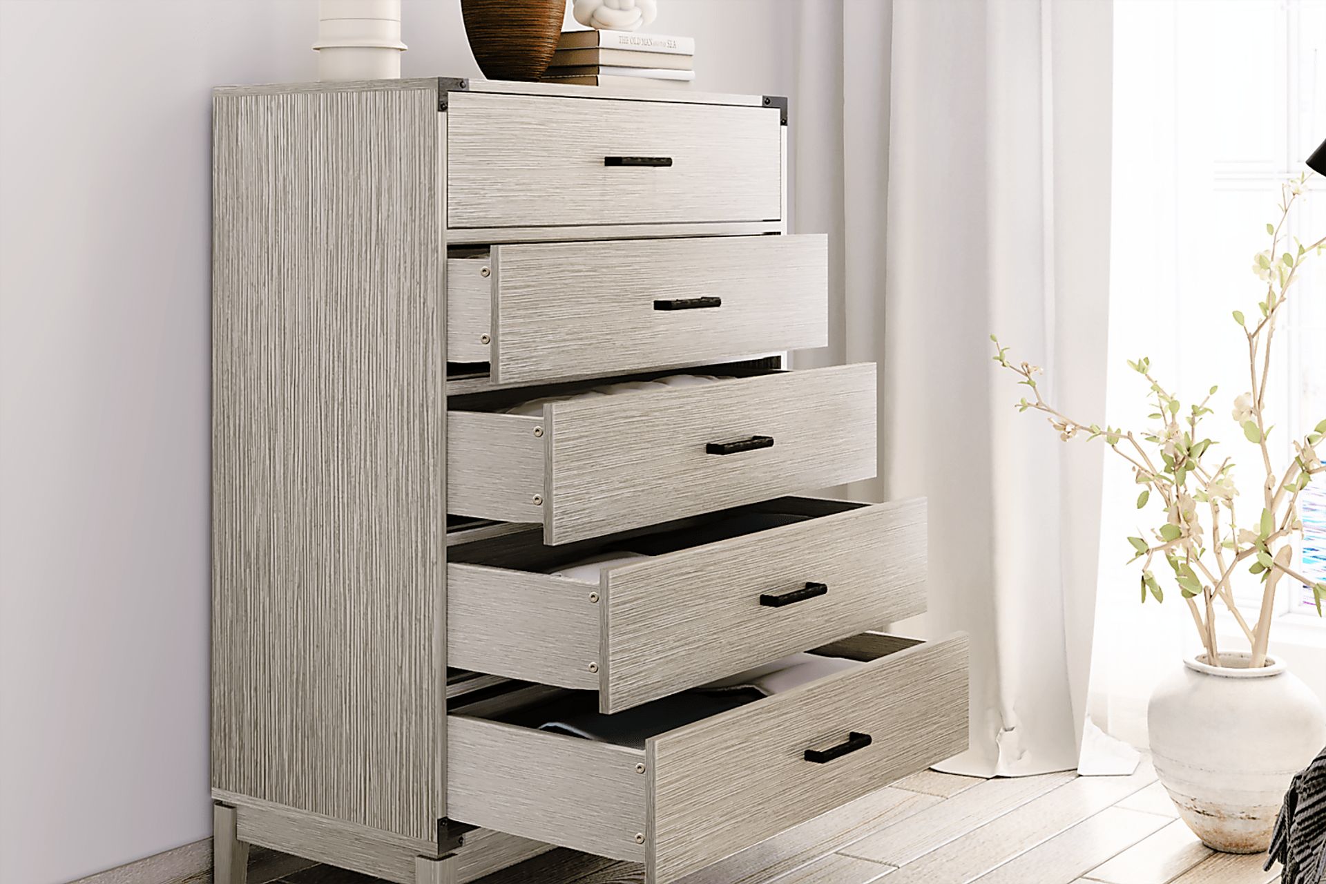 Natoma Gray 5-Drawer Chest - Image 4
