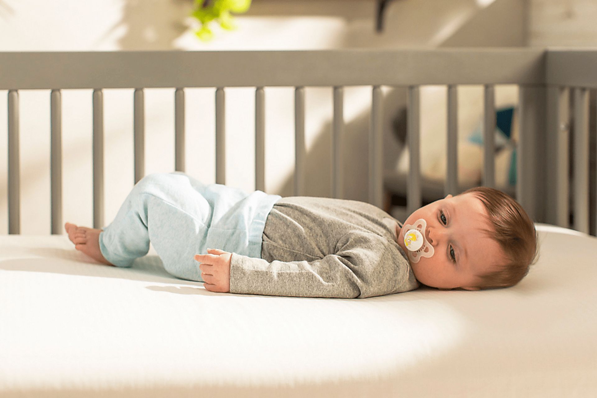 Naturepedic Lightweight 2-Stage Crib Mattress - Image 4