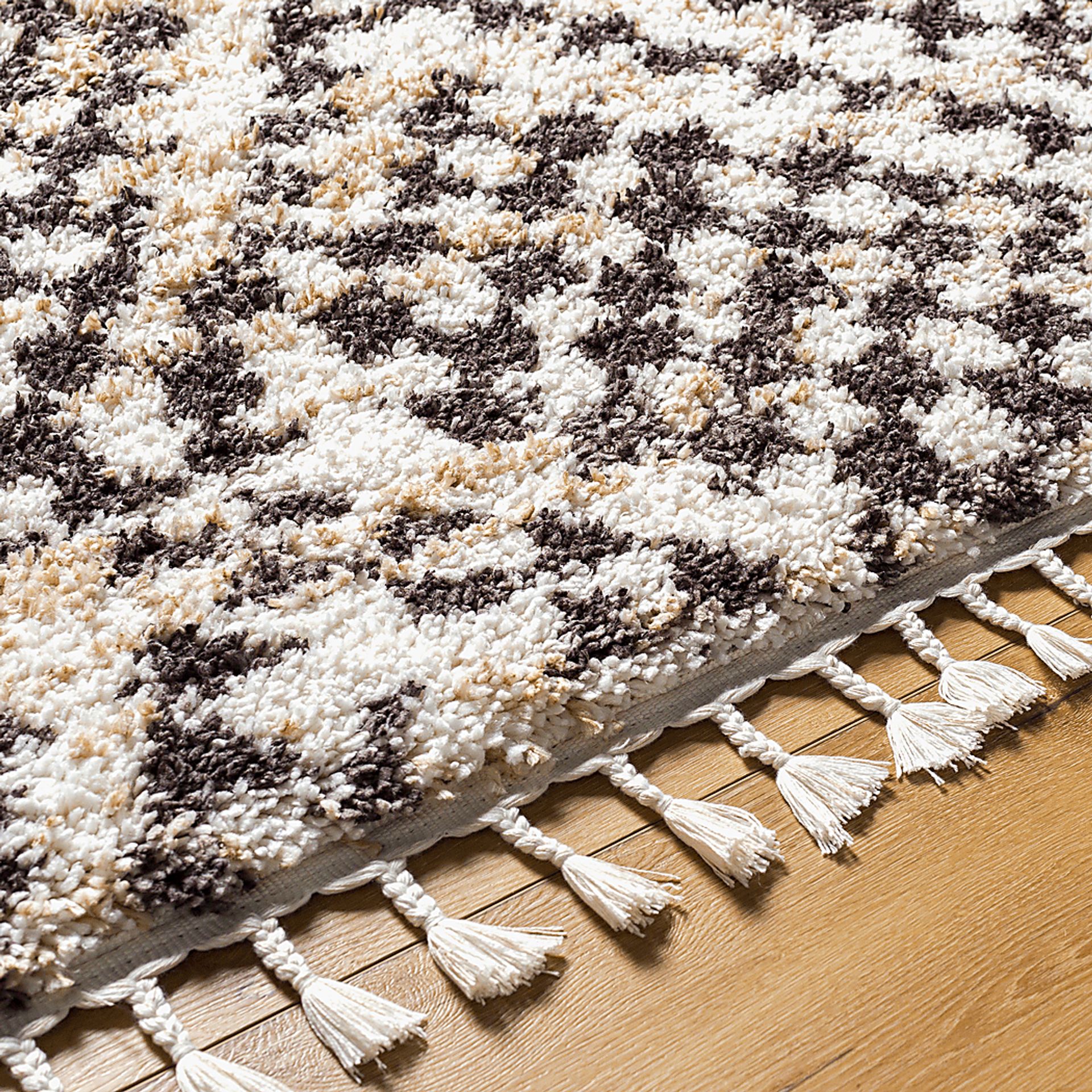 Neena Black 5'3 x 7' Area Rug - Image 3