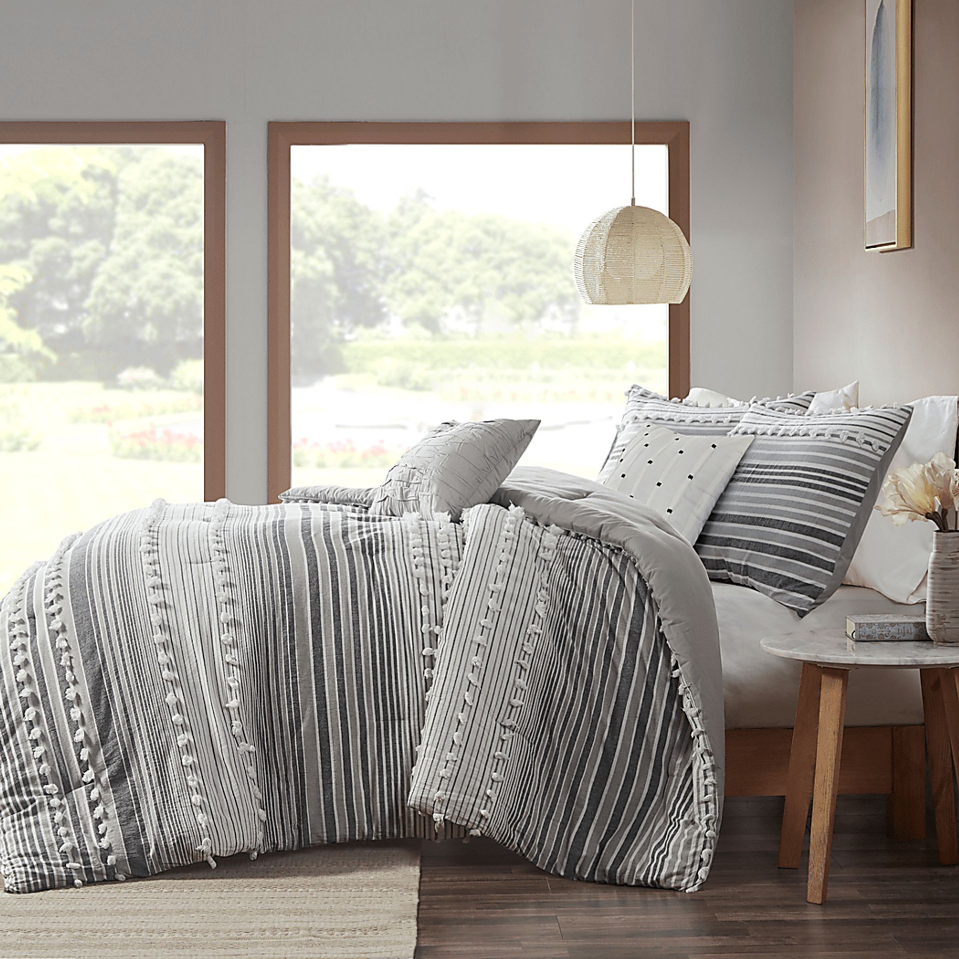 Neha Gray 5 Pc Queen Comforter Set - Image 4