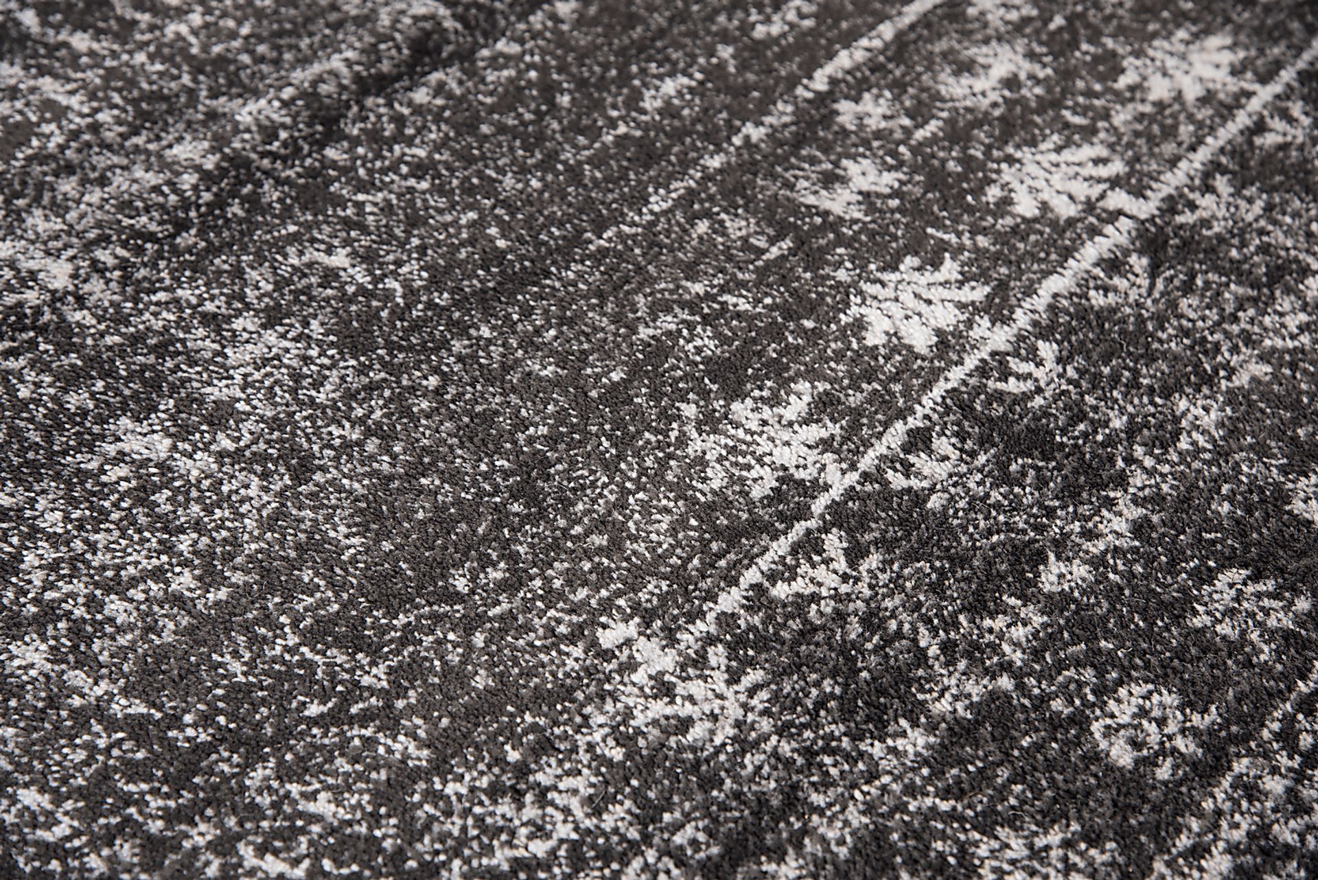 Neleh Blue 5'2 x 7'3 Rug - Image 4