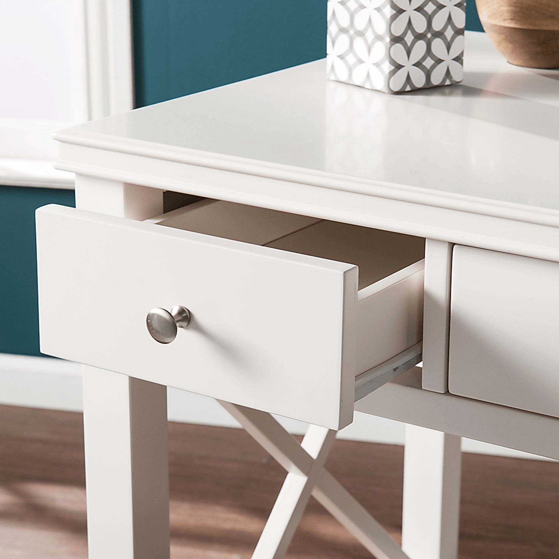 Nellview White Desk - Image 4
