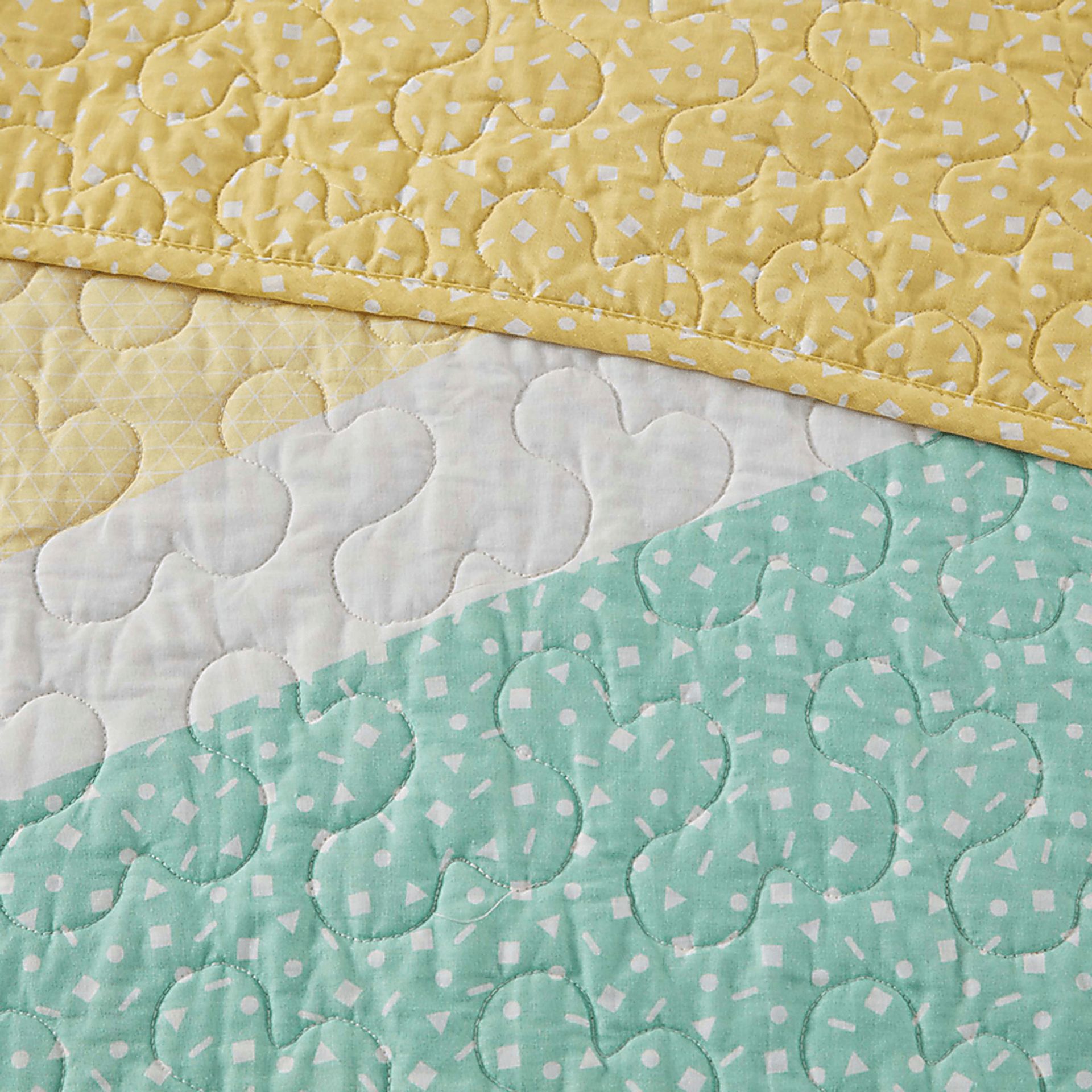 Nessel Yellow Full Quit Set - Image 15