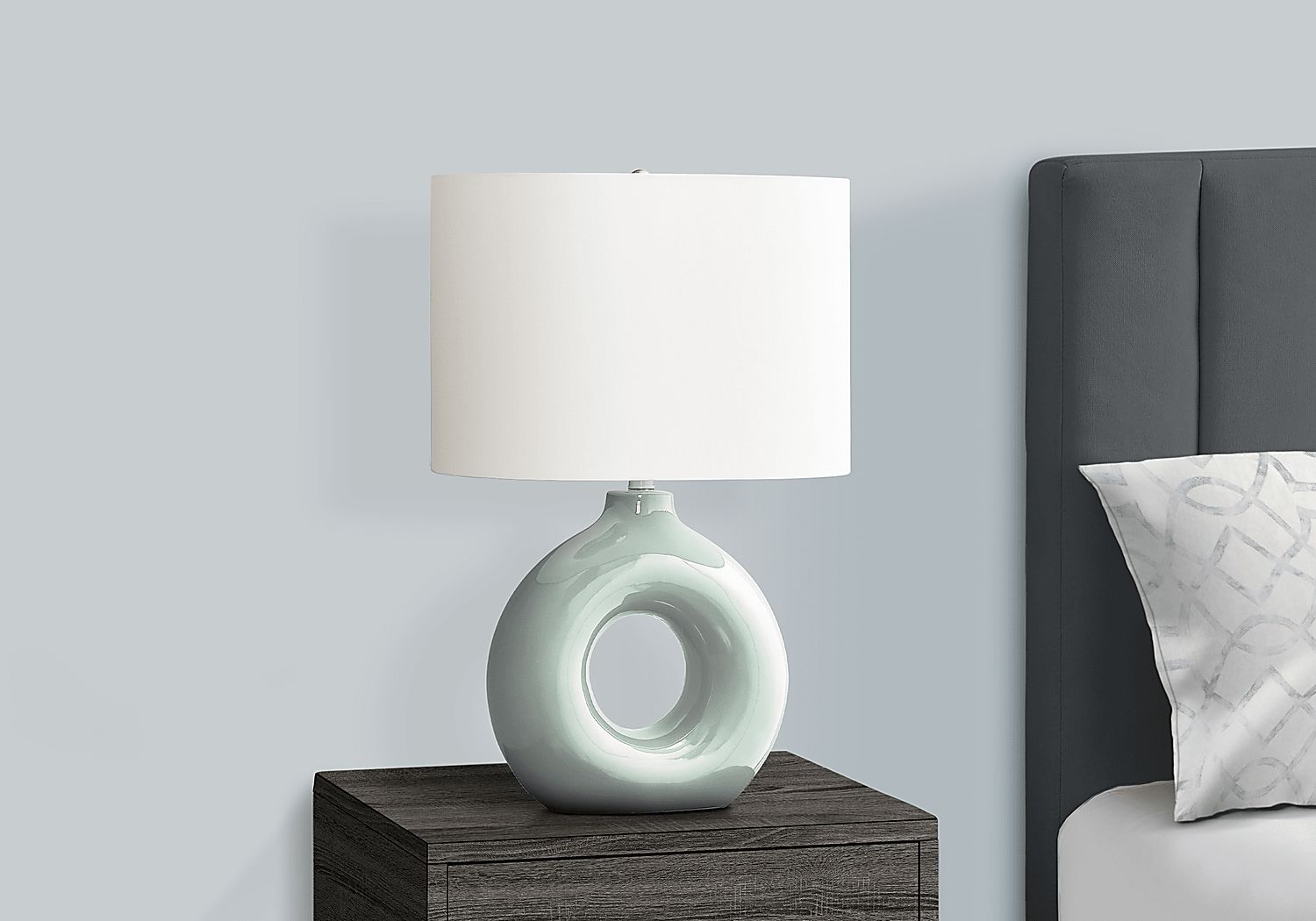 Neveux Shade Green Lamp