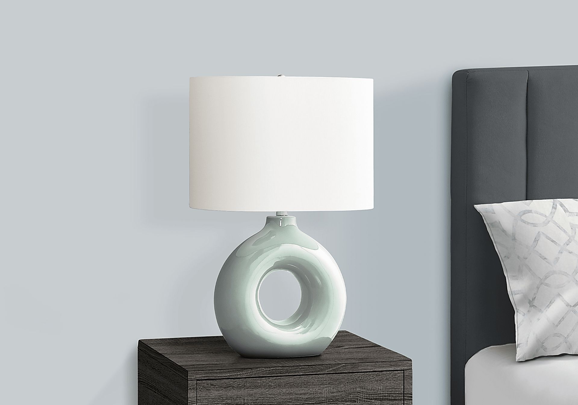 Neveux Shade Green Lamp - Image 2