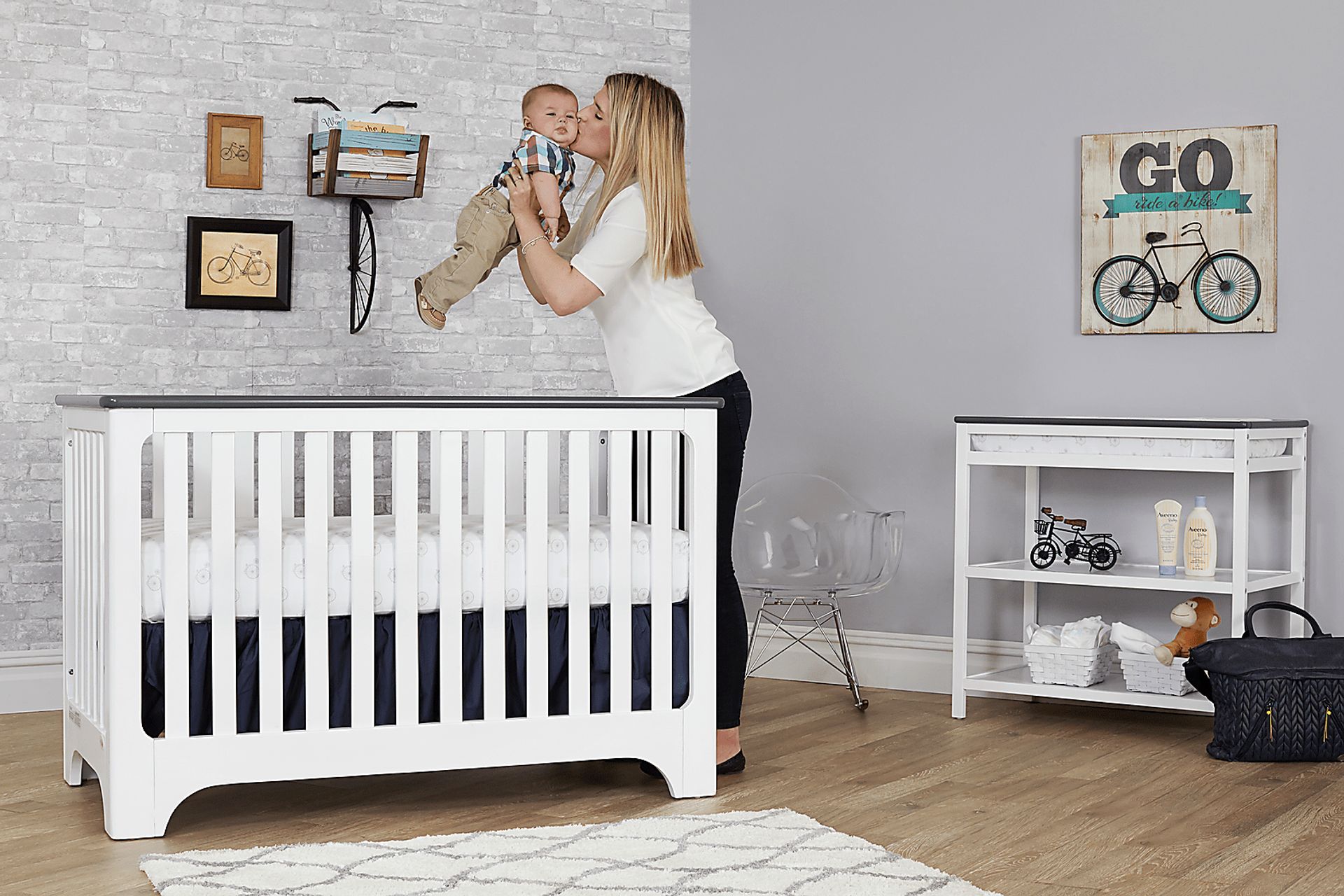 Neville White Crib - Image 8