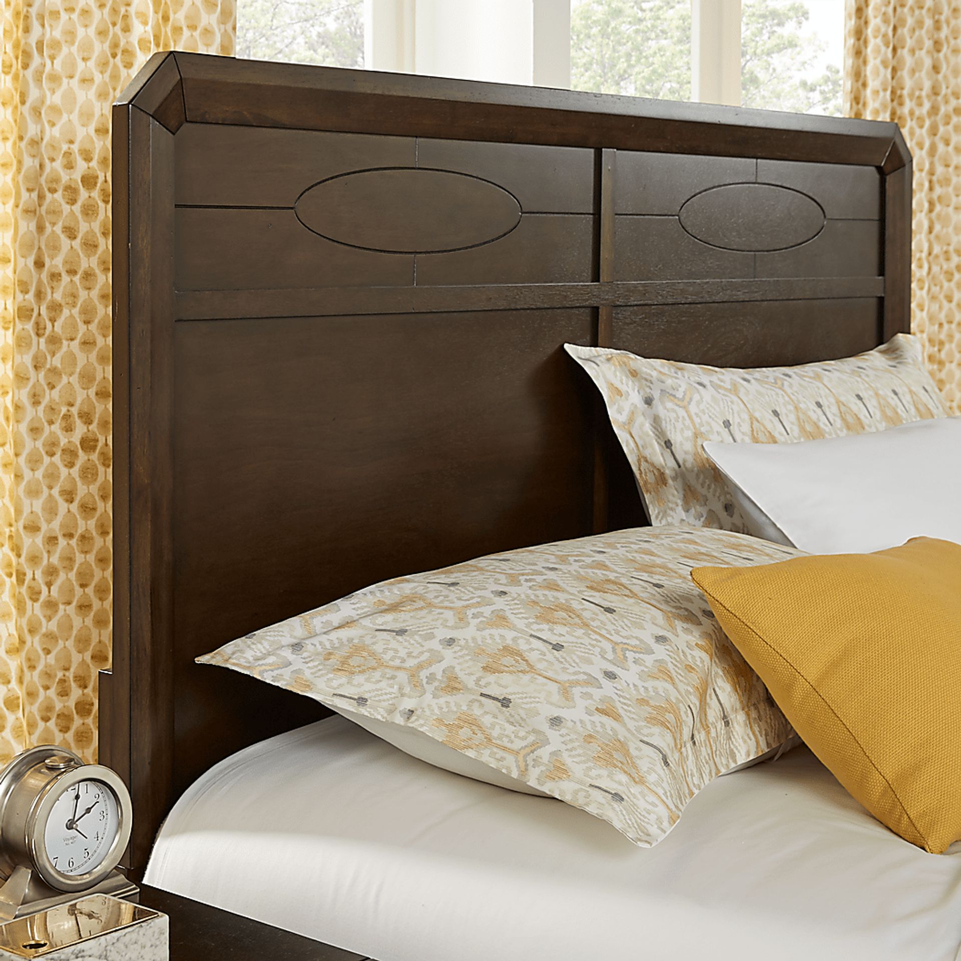 New Haven Merlot 7 Pc Queen Panel Bedroom - Image 3