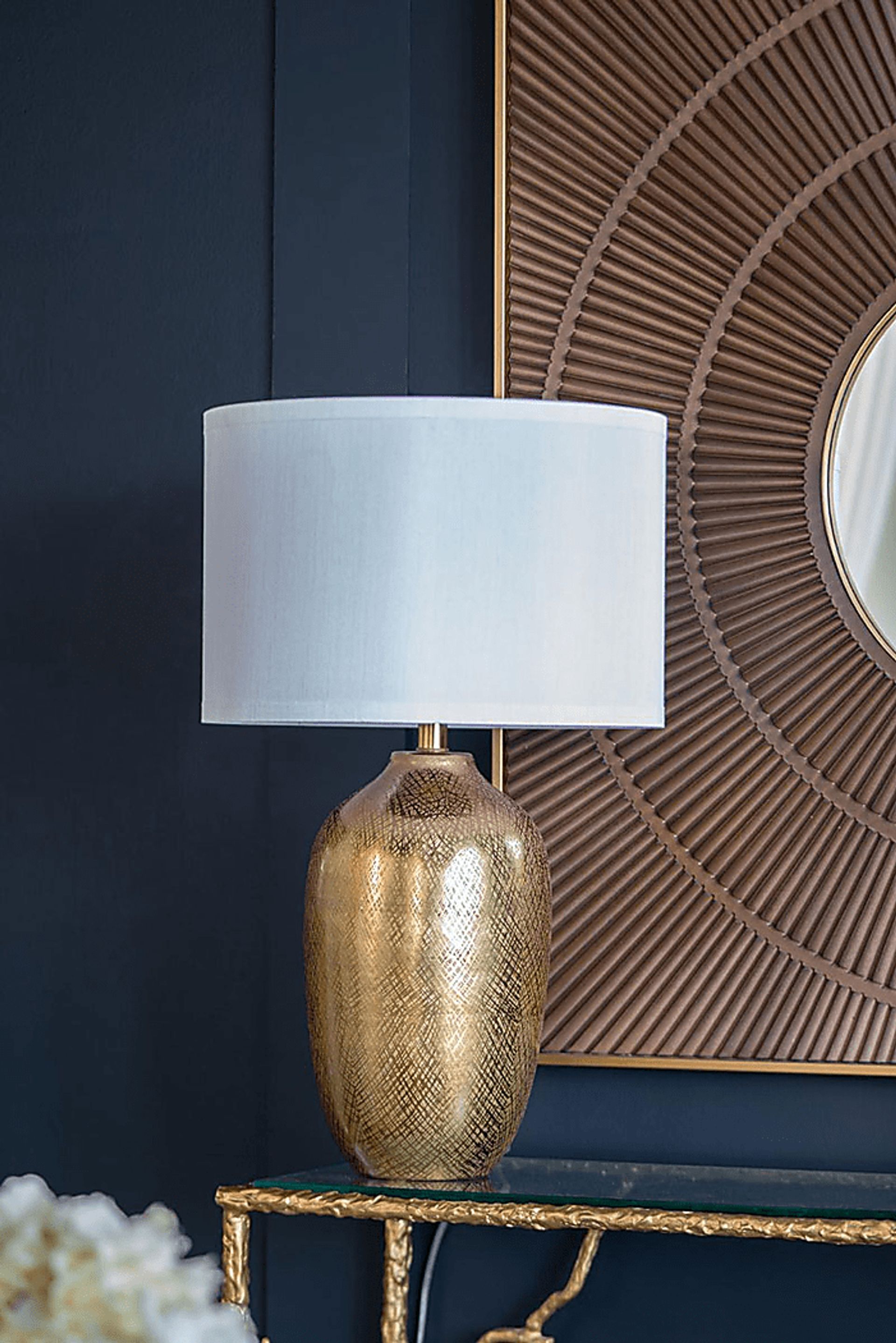 Newham Club Gold Lamp - Image 2