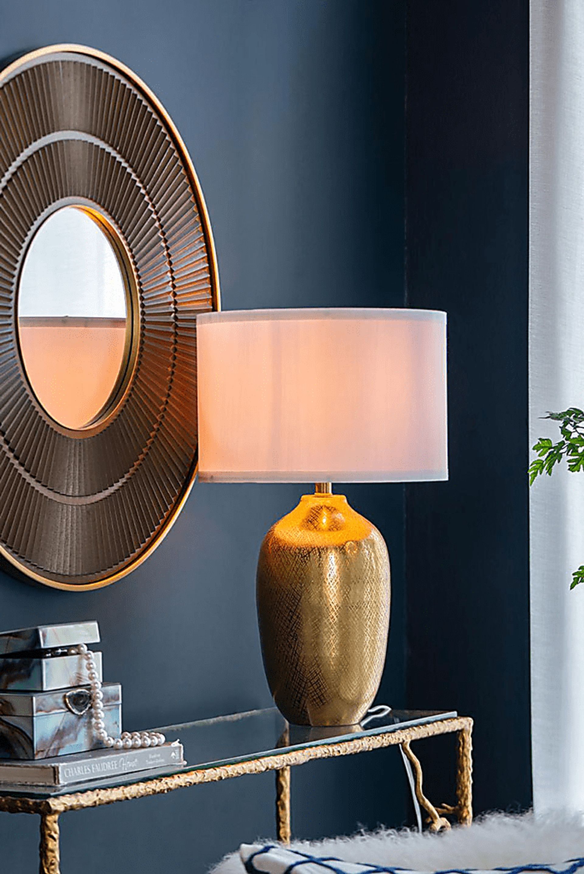 Newham Club Gold Lamp - Image 7