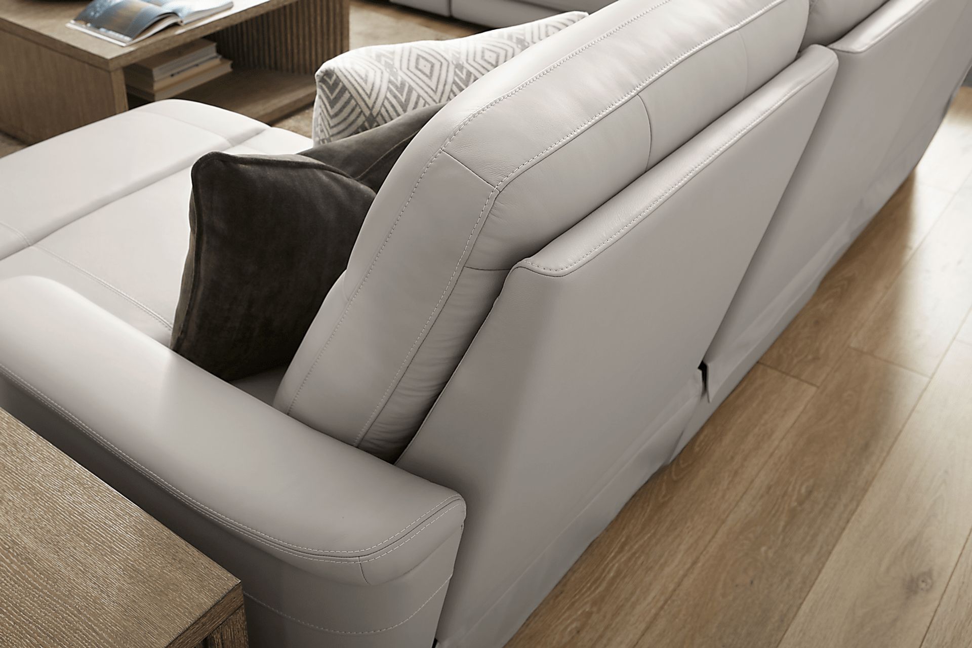 Newport Gray Leather 6 Pc Dual Power Reclining Sectional - Image 13