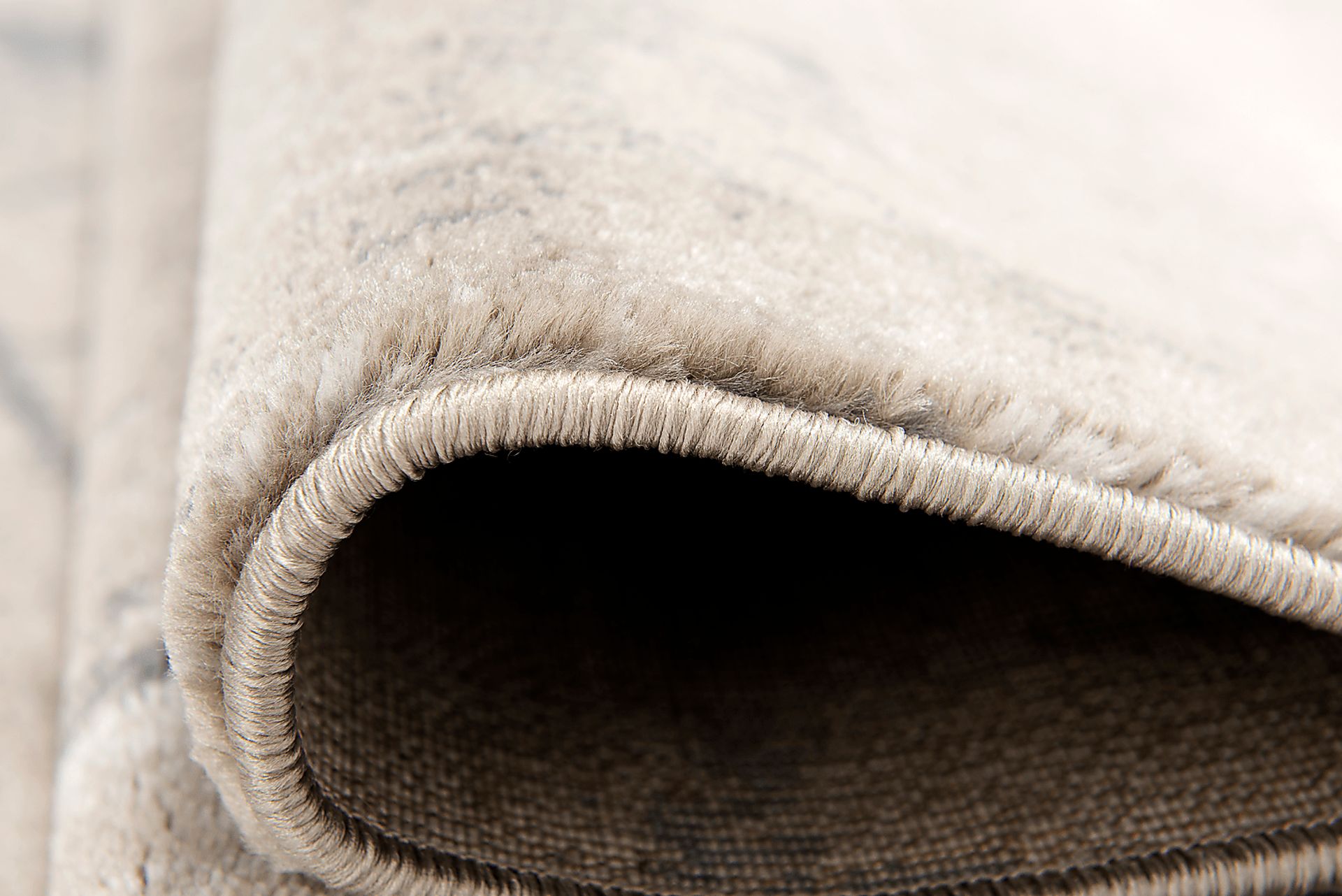 Neziah Gray 5' x 8' Rug - Image 3