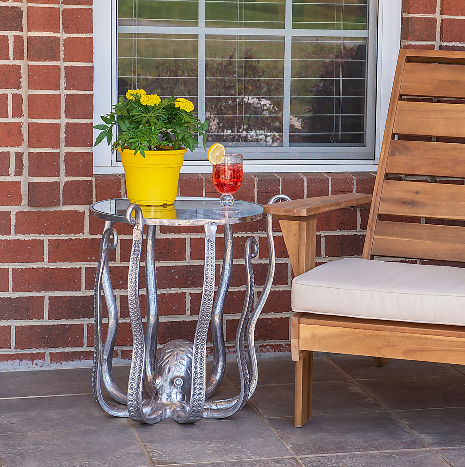 Niasea Silver Accent Table - Image 3