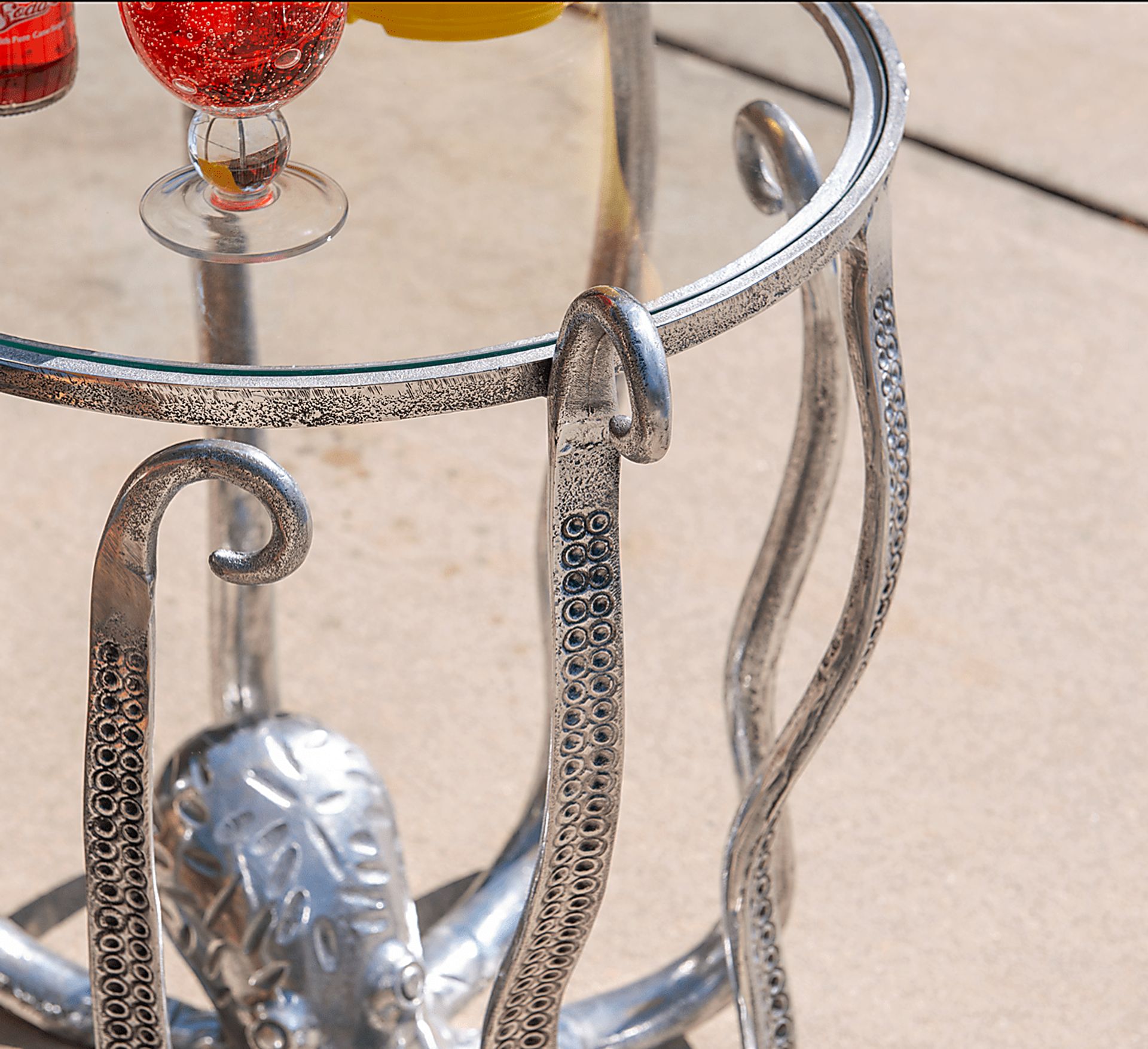 Niasea Silver Accent Table - Image 10