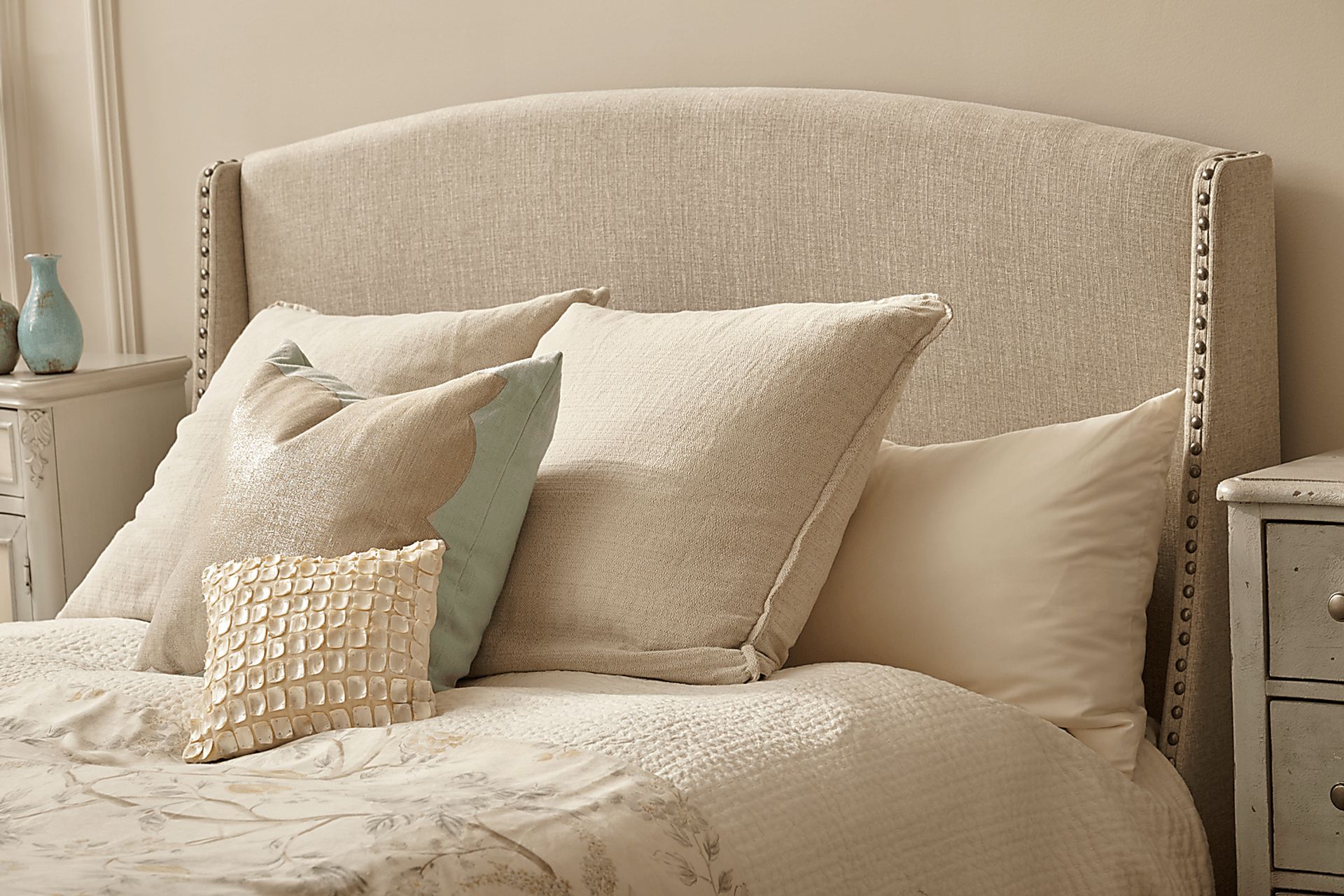 Niemann Beige Queen Upholstered Bed - Image 5