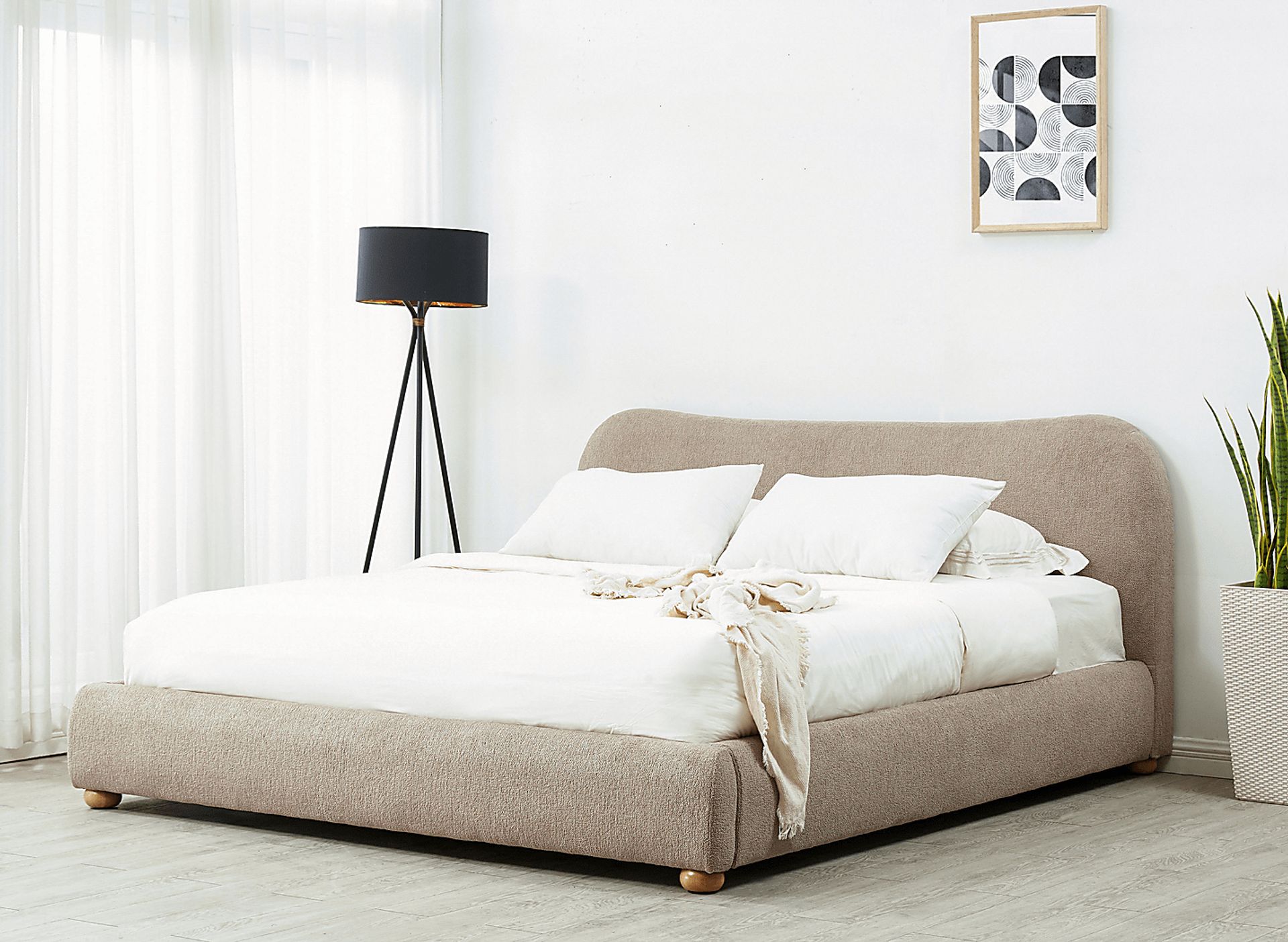 Nikket Light Brown King Bed - Image 2