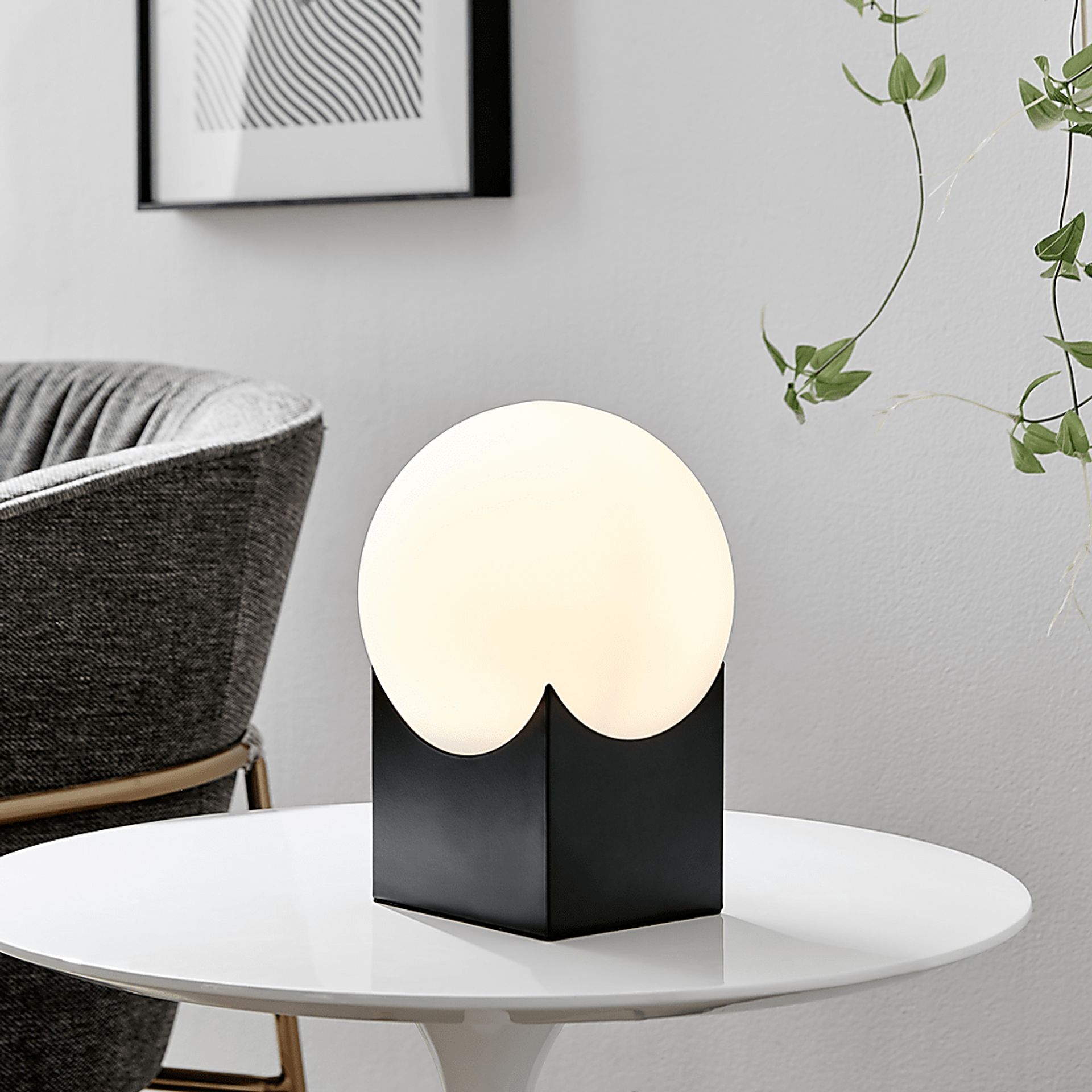 Ninevah Land Black Lamp - Image 2