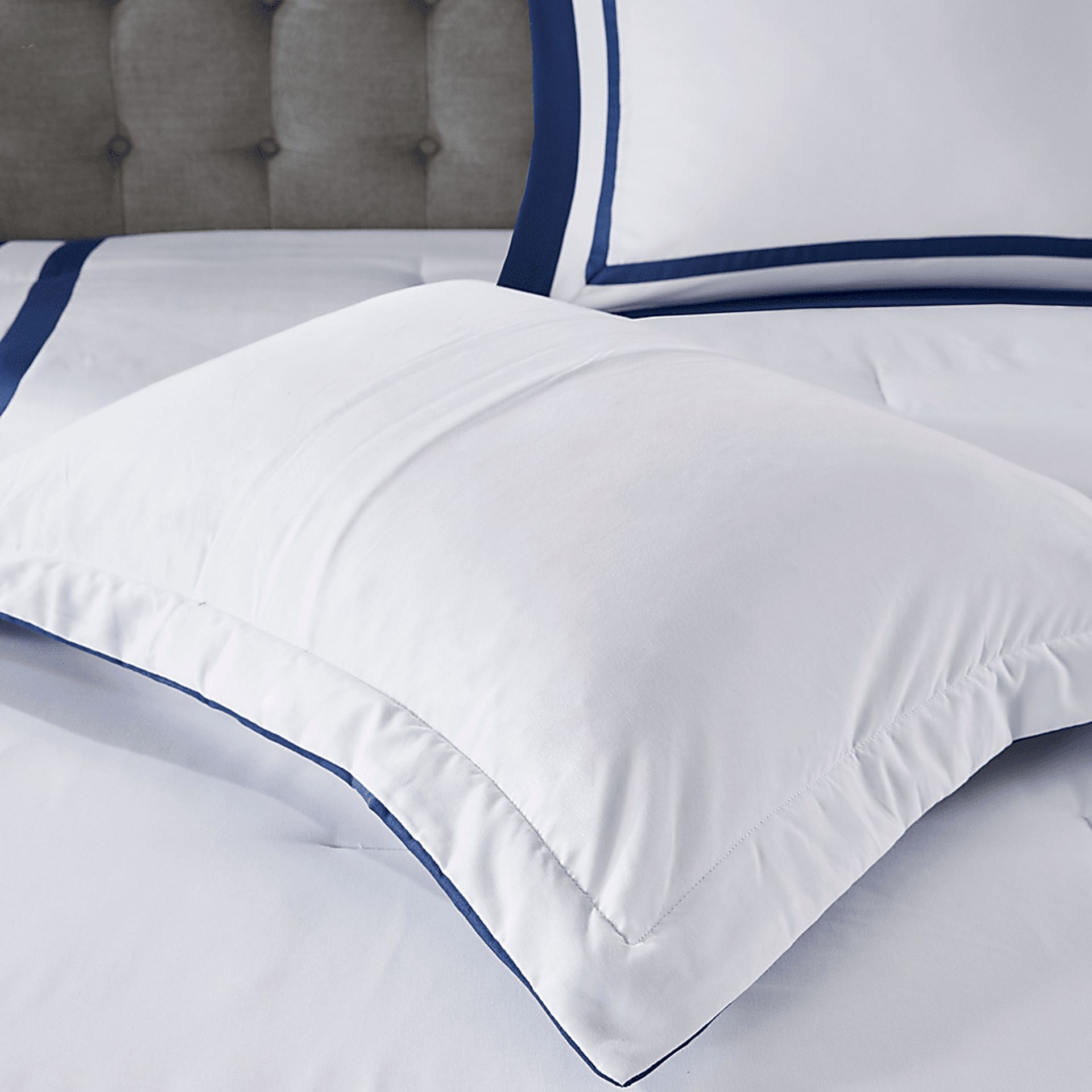 Noemy Navy 8 Pc Queen Coverlet Set - Image 9