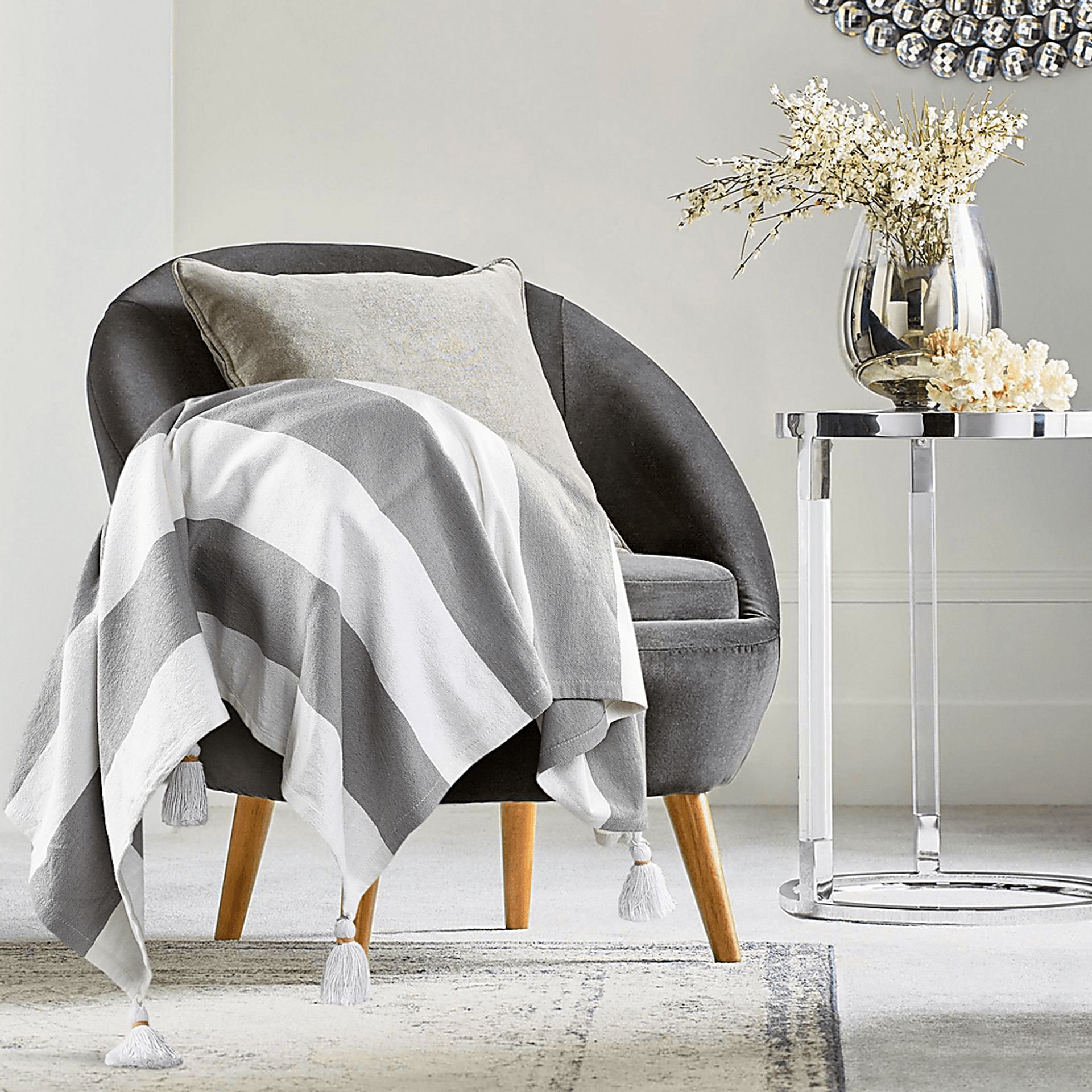 Nokodes Gray Throw Blanket - Image 8