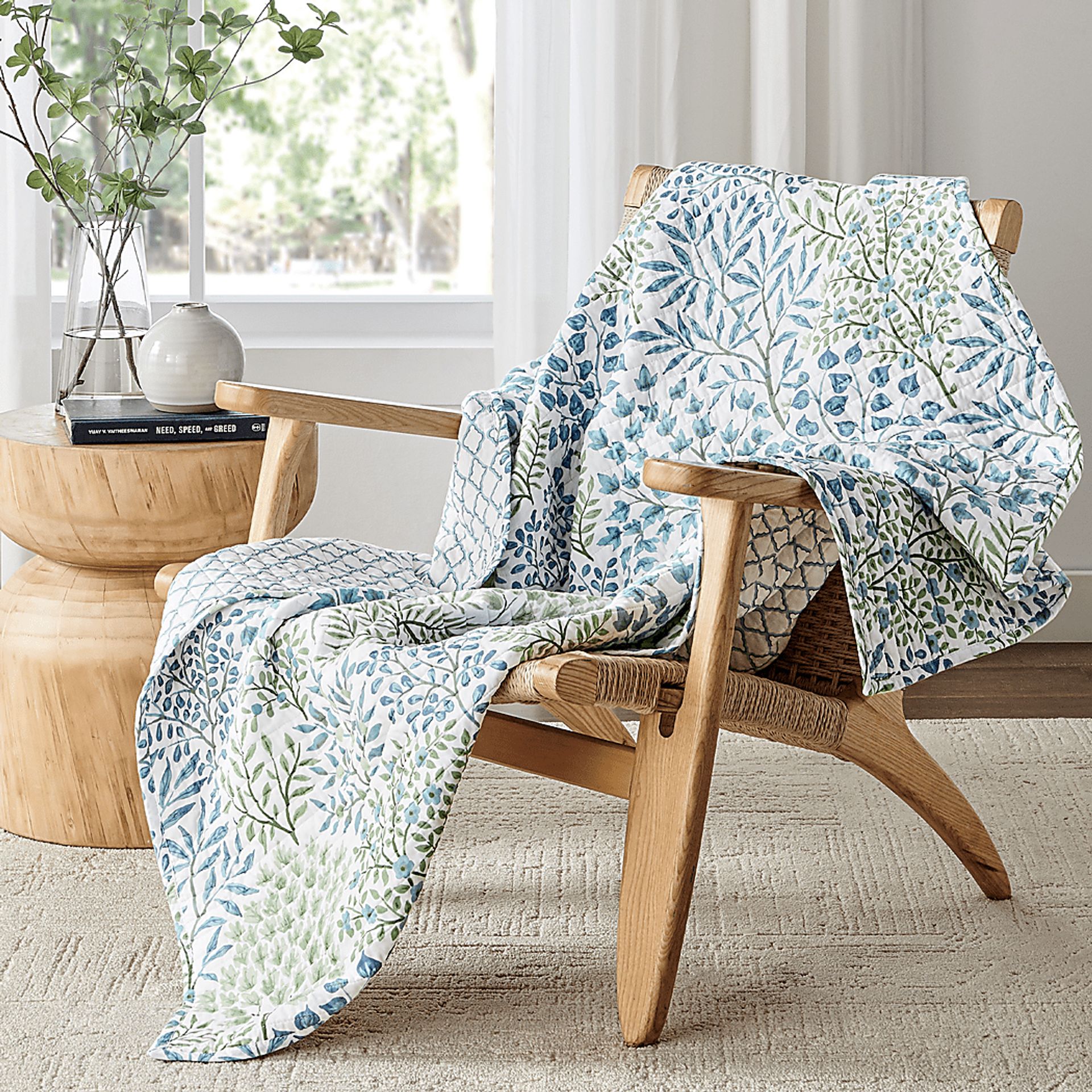 Nomalu Green Quilted Throw Blanket - Image 2