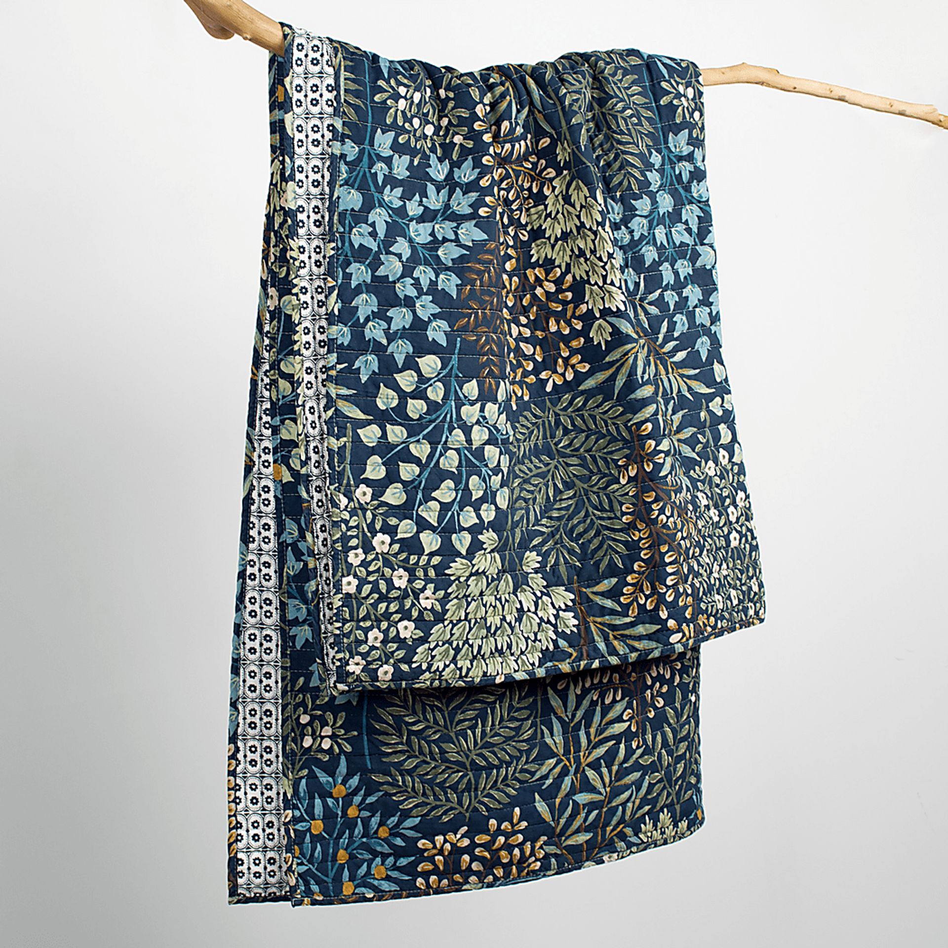 Nomalu Navy Throw Blanket - Image 5