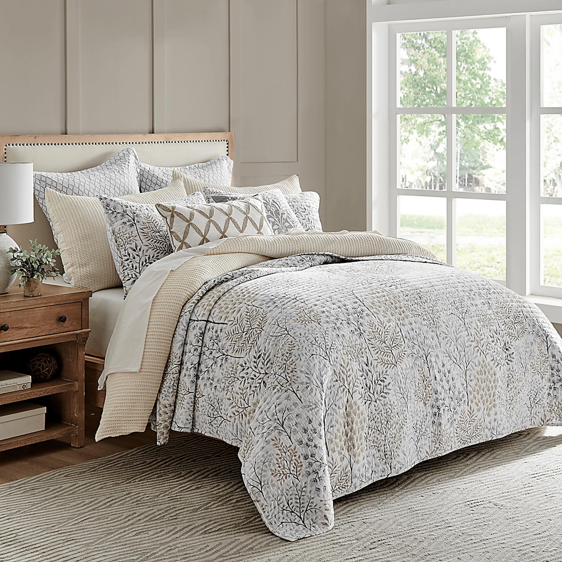 Nomalu Cream 2 Pc Twin/Twin XL Quilt Set