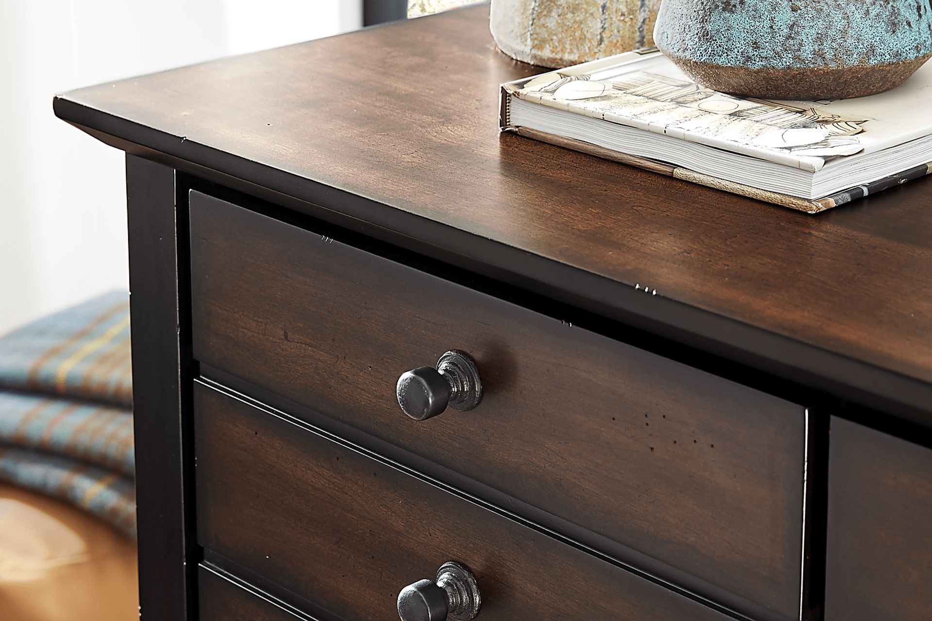 Northbrook Brown Cherry 5 Pc Queen Poster Bedroom - Image 10