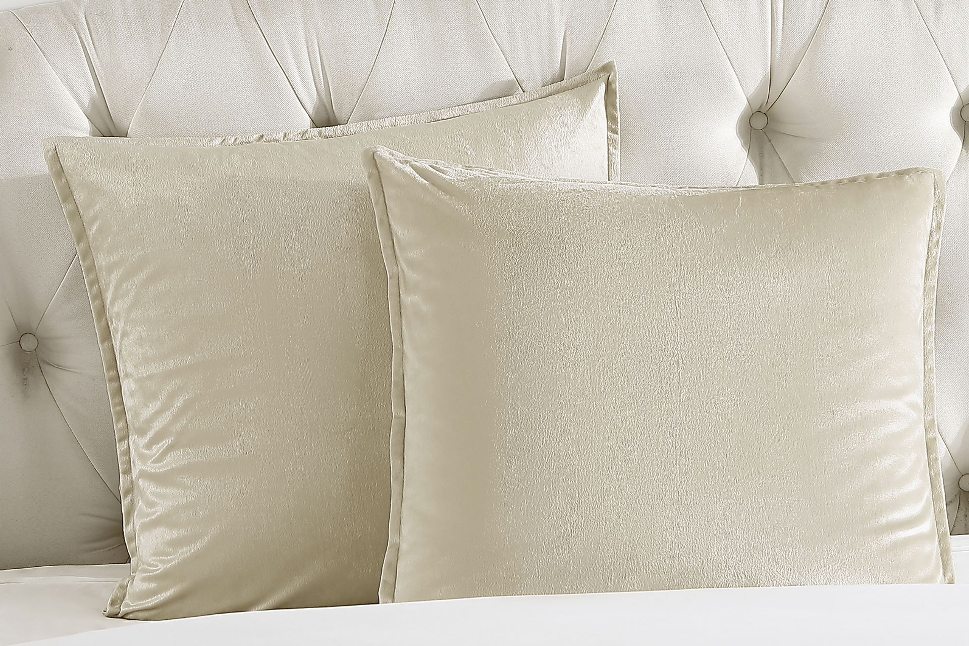 Northnup White 10 Pc King Comforter Set - Image 5