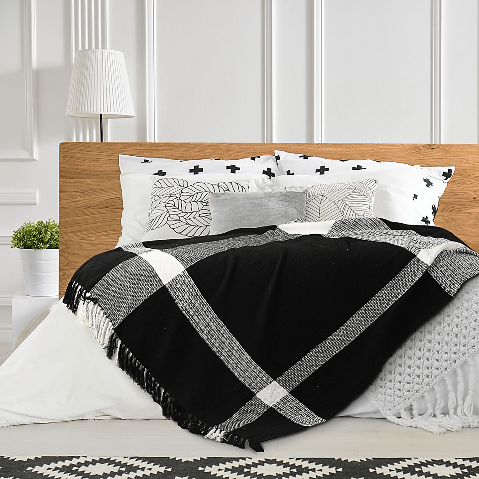 Novajoy Black Throw Blanket - Image 9