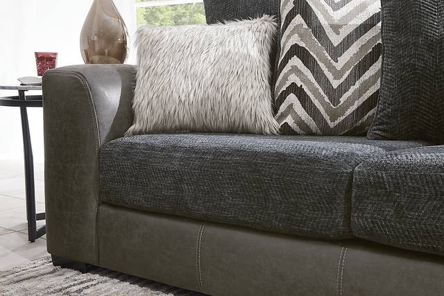 Novelia Black 2 Pc Sectional - Thumbnail - Image 4