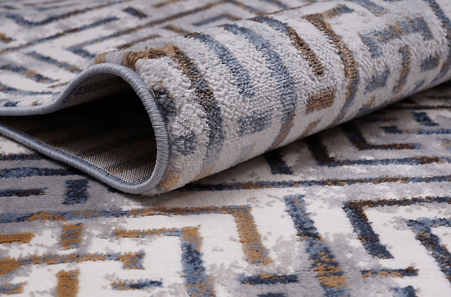 Nyewood Gray 5'3 x 7'6 Rug - Image 4