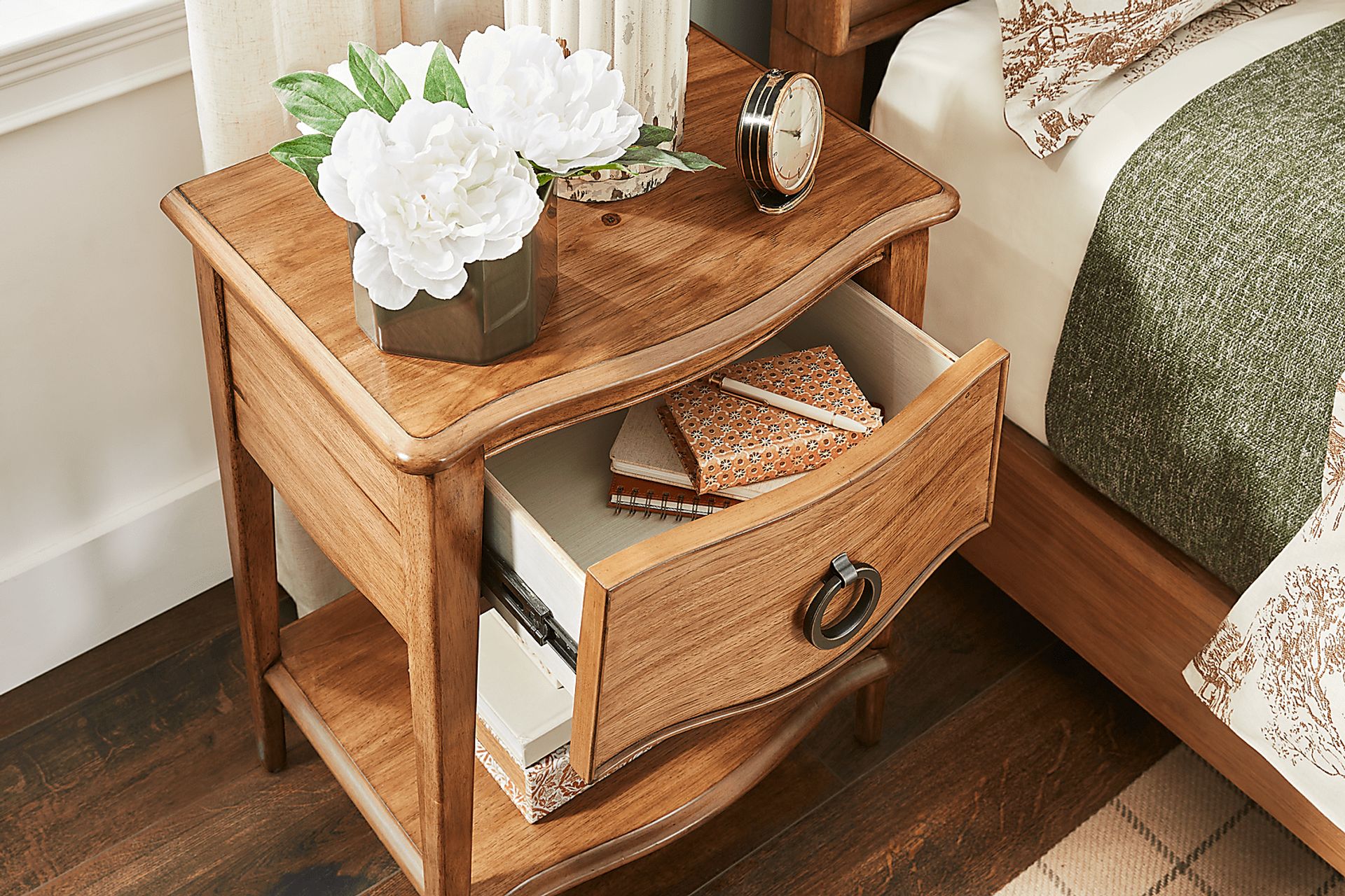 Oaklin Ridge Brown 7 Pc Queen Panel Bedroom - Image 13