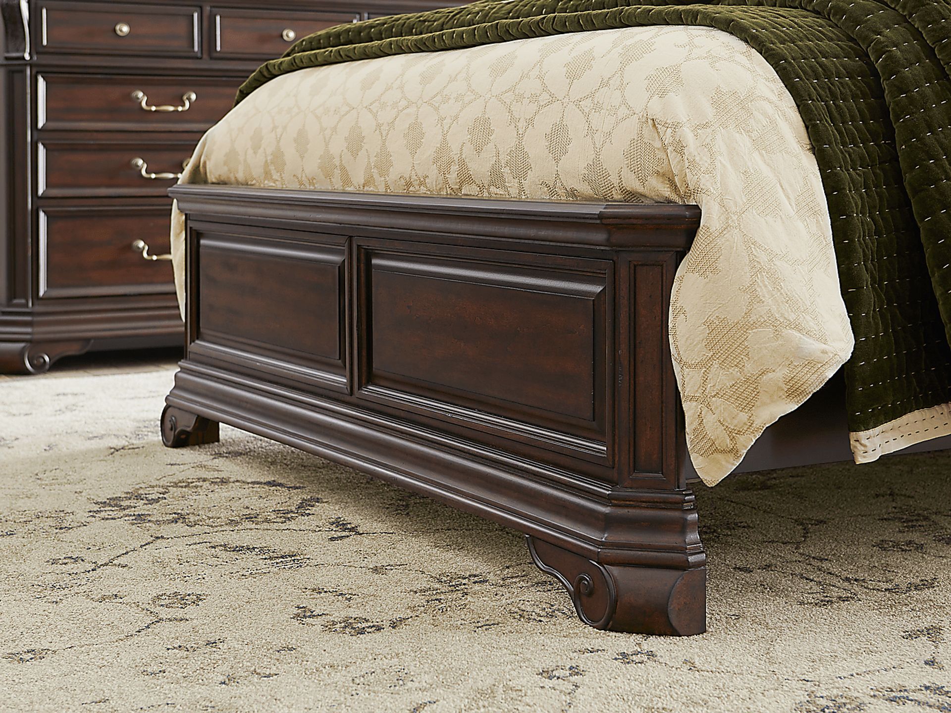 Oakmont Brown Cherry 7 Pc King Bedroom - Image 3